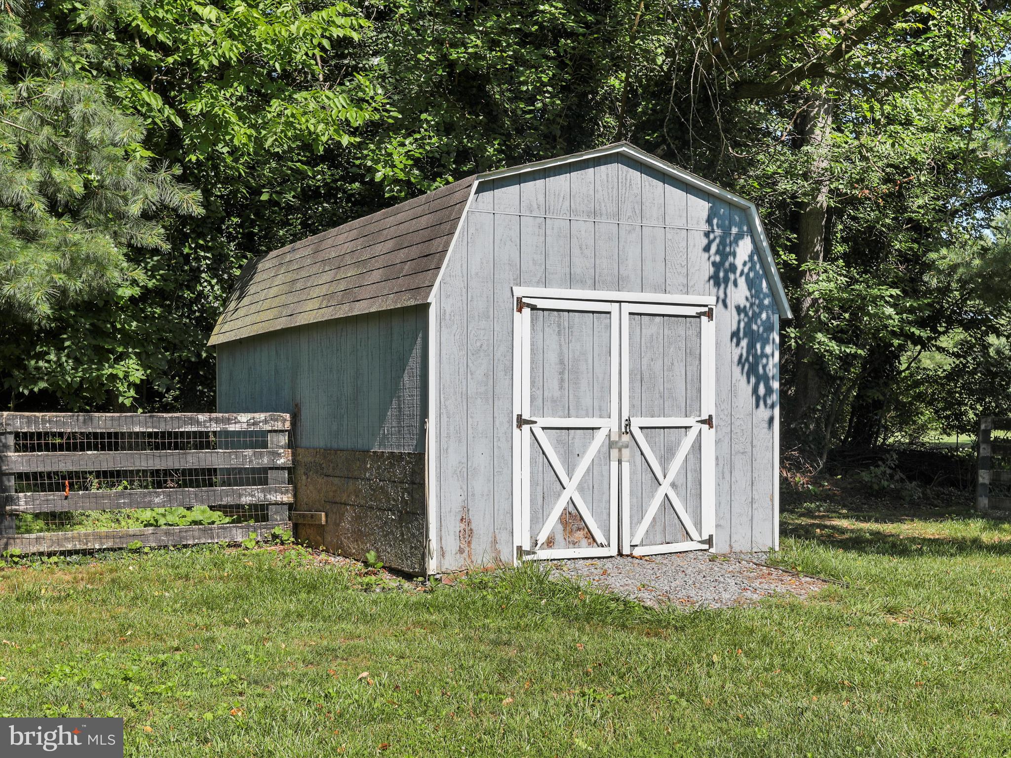 PEMBROKE GROVE - Residential