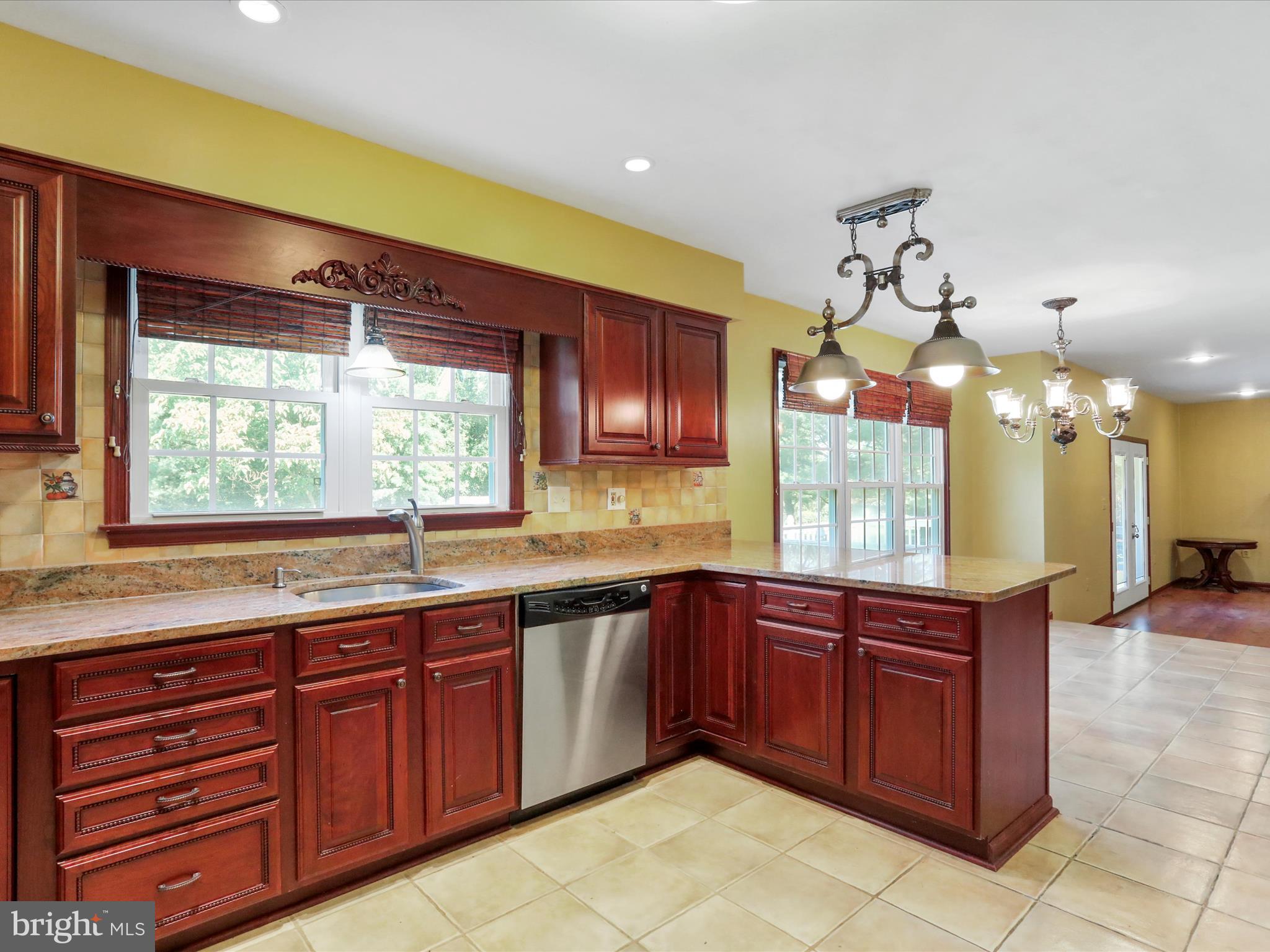 PEMBROKE GROVE - Residential