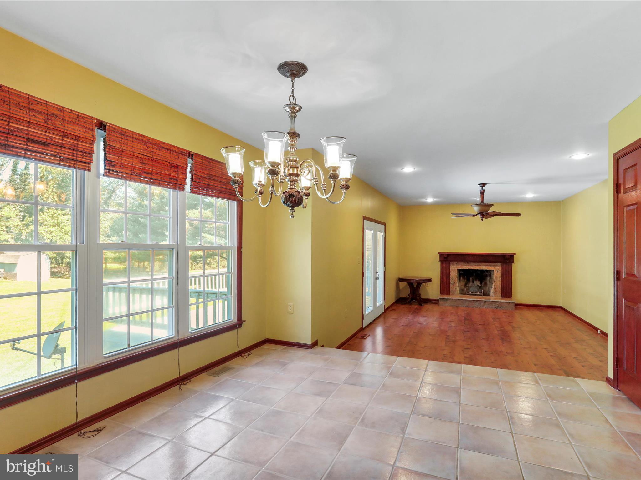 PEMBROKE GROVE - Residential