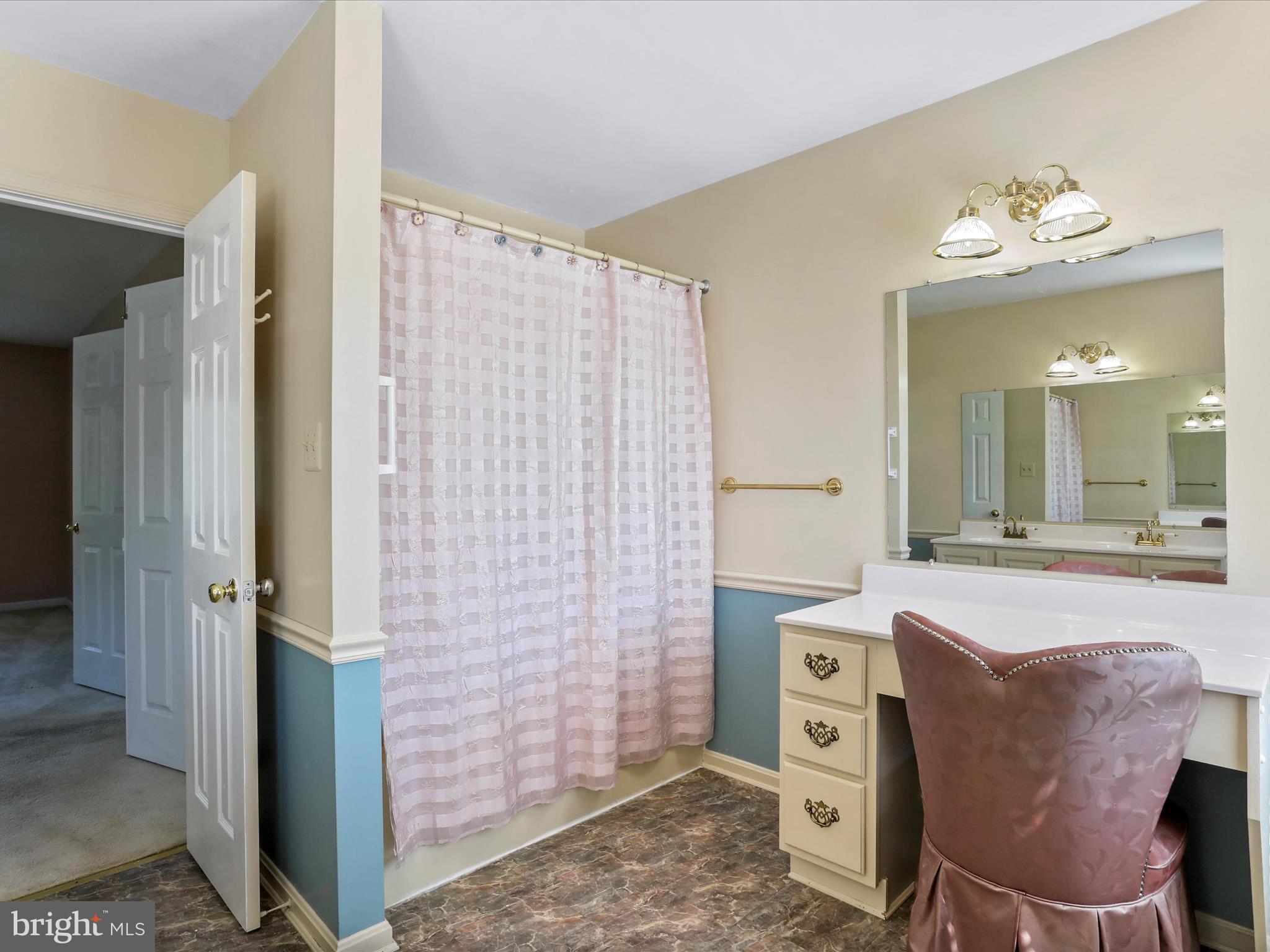 PEMBROKE GROVE - Residential