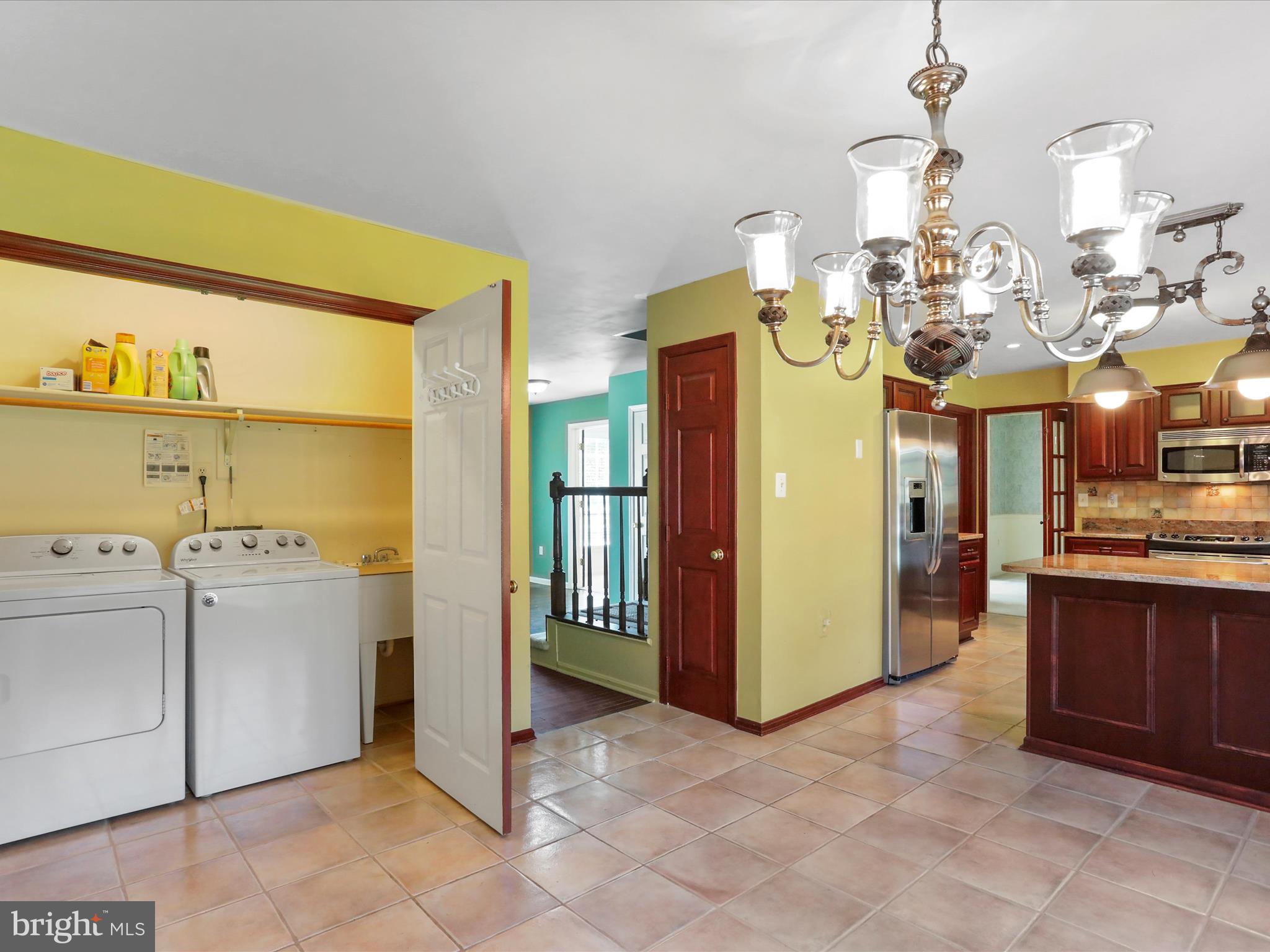 PEMBROKE GROVE - Residential