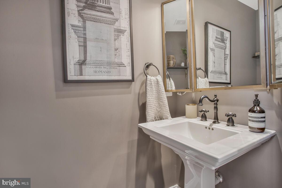 HOMEPORT FARM - Residential