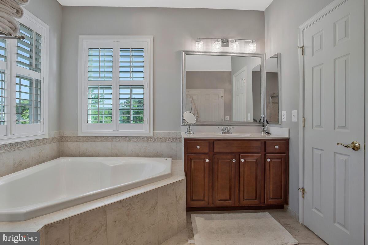 HOMEPORT FARM - Residential