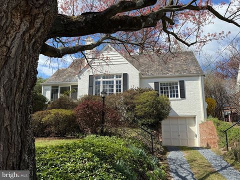 Photo of 402 Dale Drive, SILVER SPRING, MD 20910 (MLS # MDMC2224540)