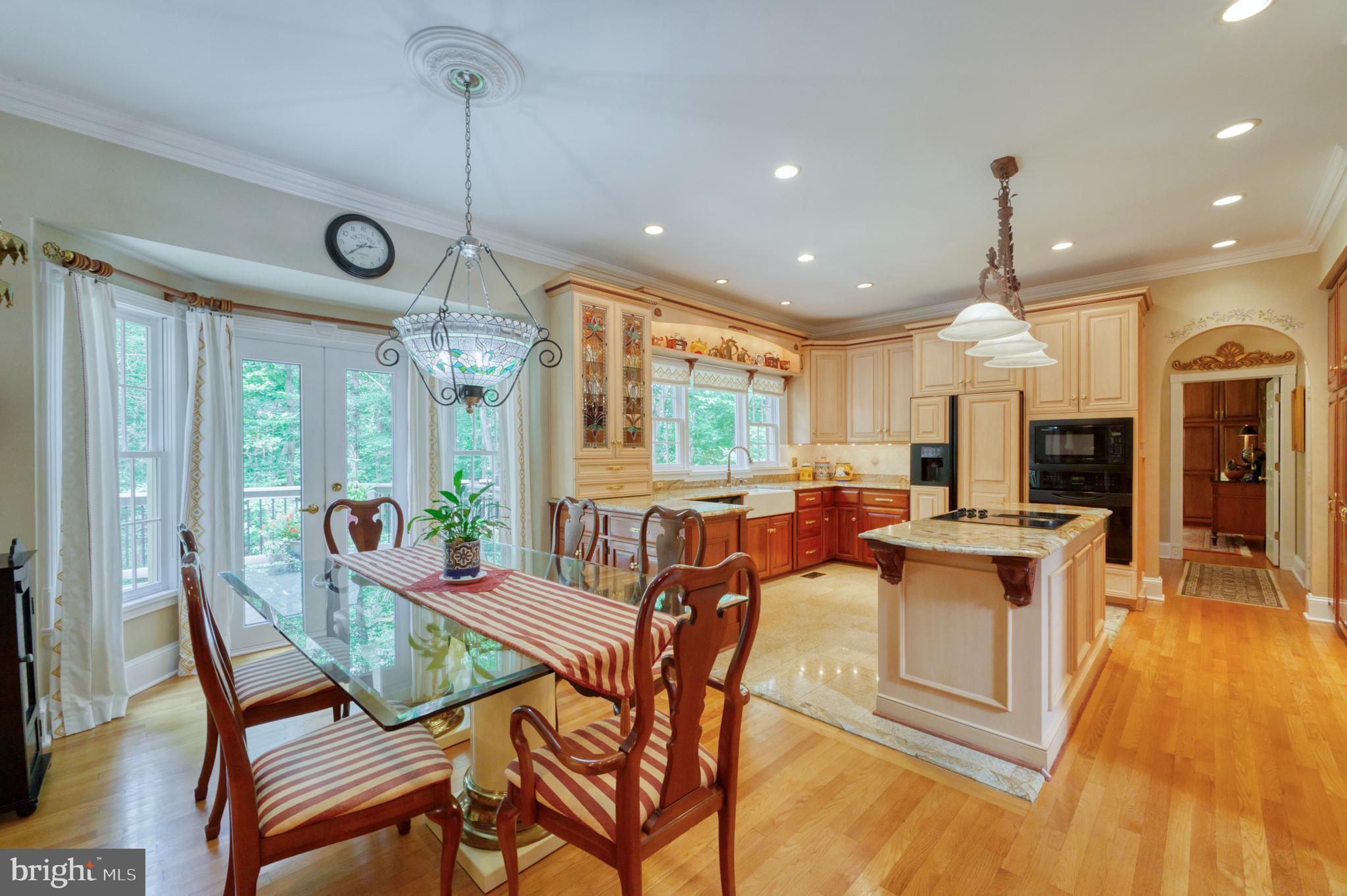 HAMPTON HILLS - Residential