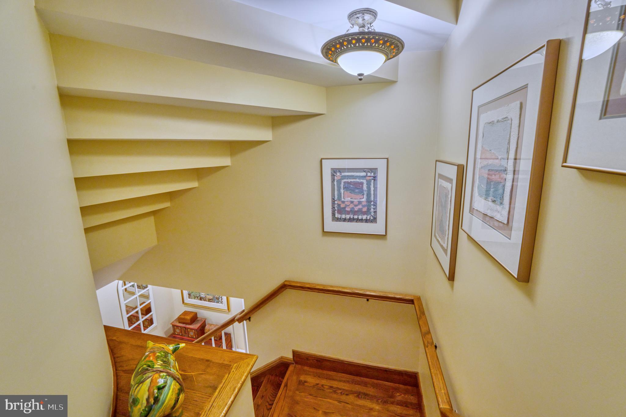 HAMPTON HILLS - Residential