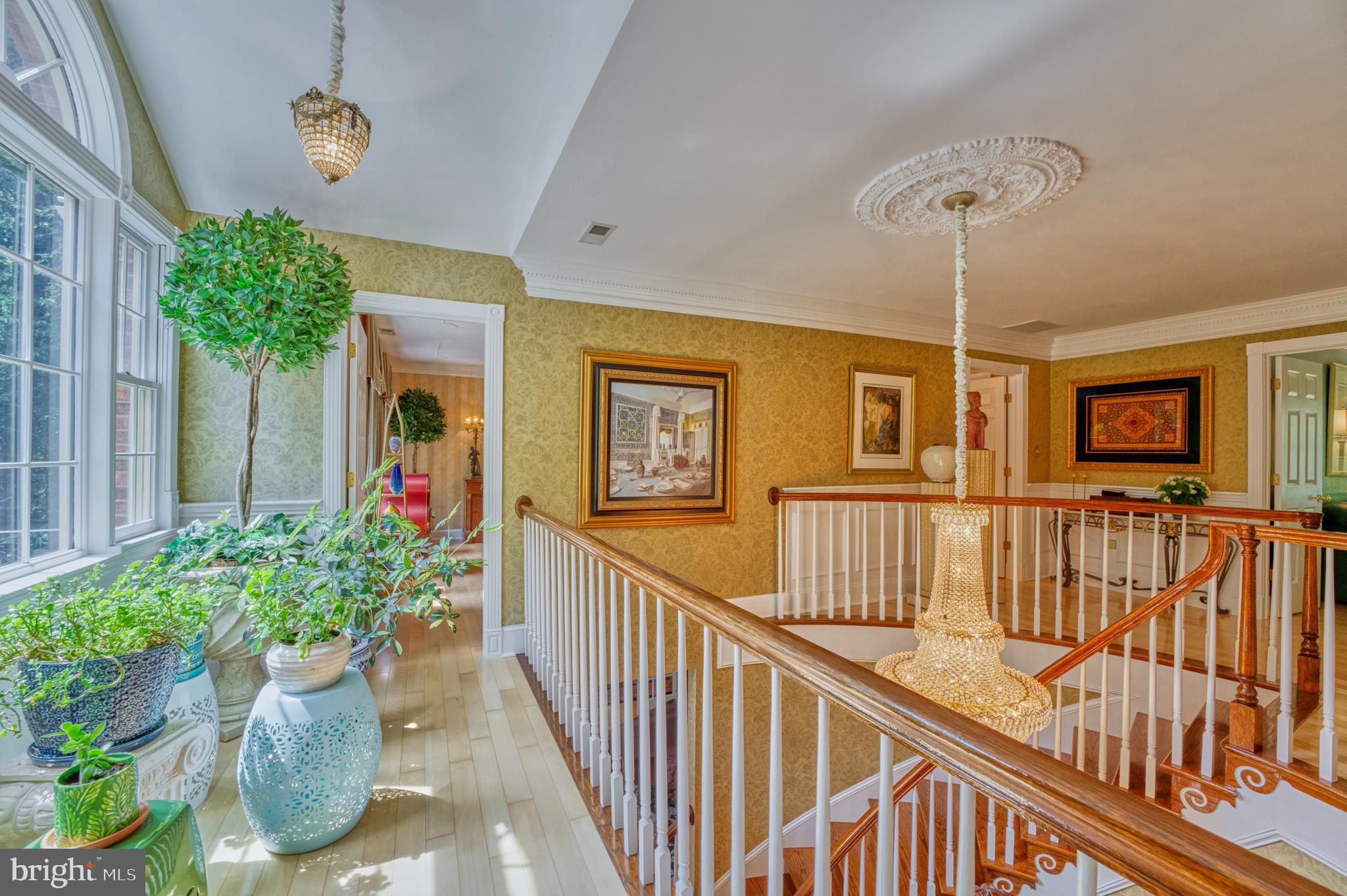 HAMPTON HILLS - Residential