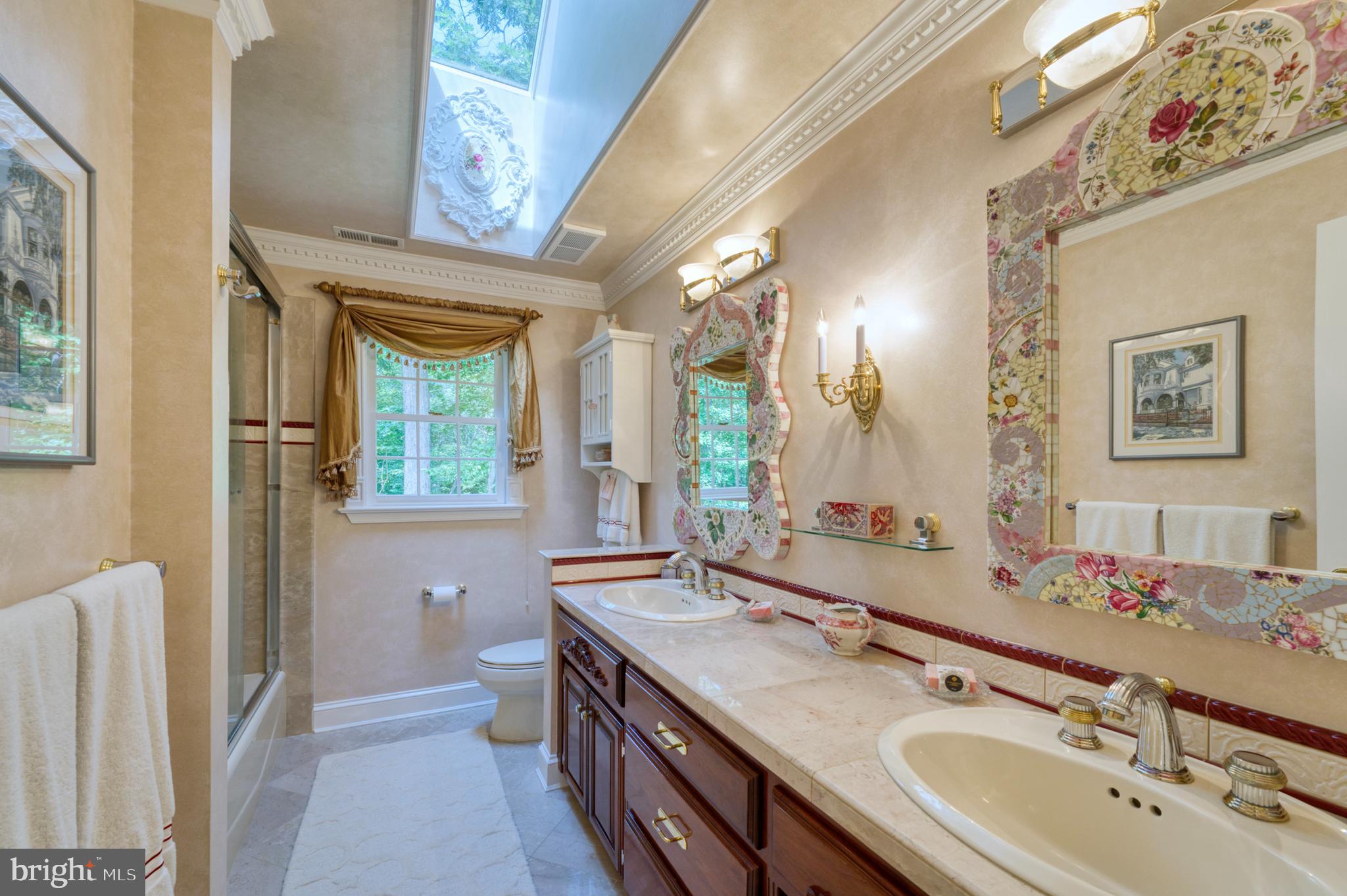 HAMPTON HILLS - Residential