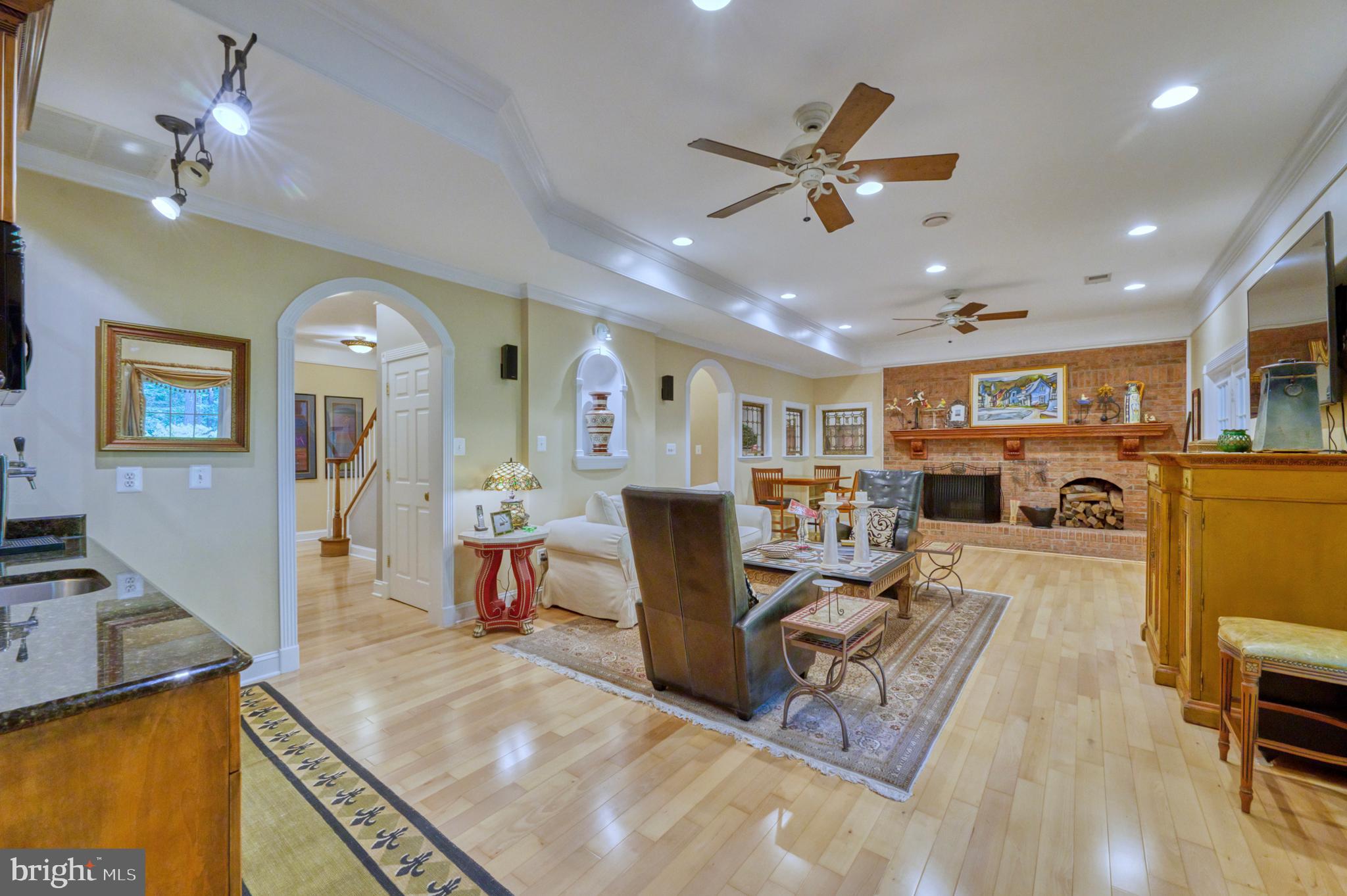 HAMPTON HILLS - Residential