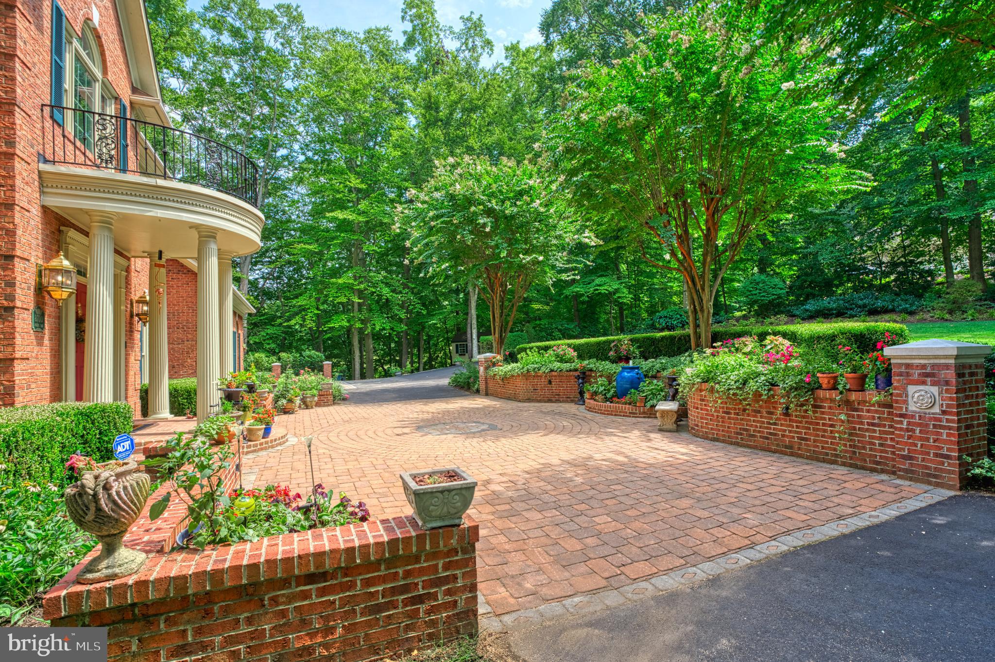 HAMPTON HILLS - Residential