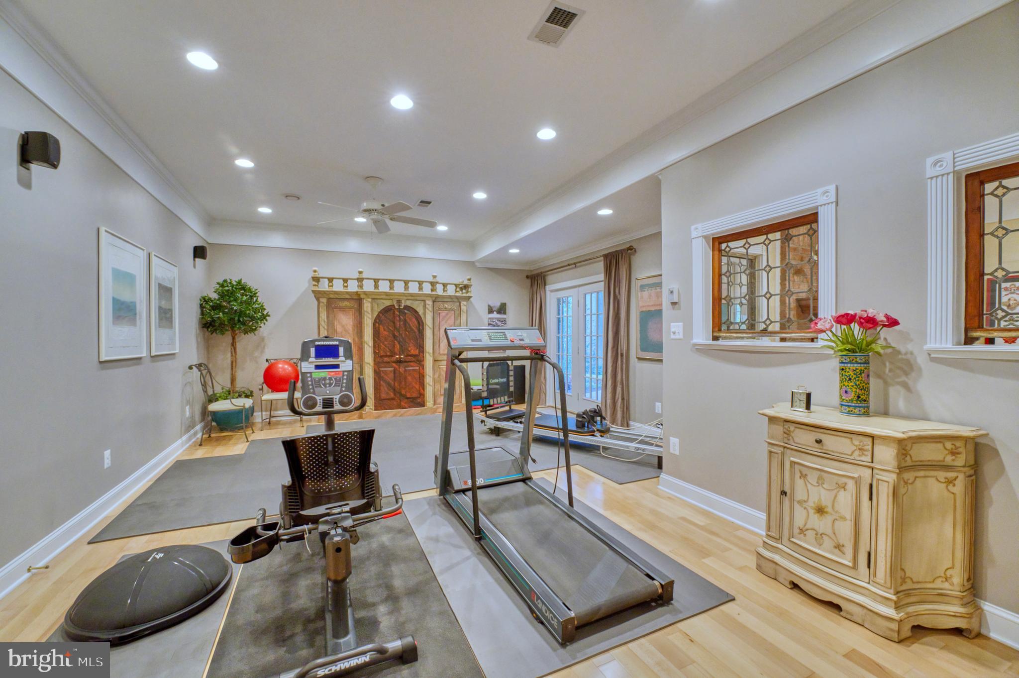 HAMPTON HILLS - Residential