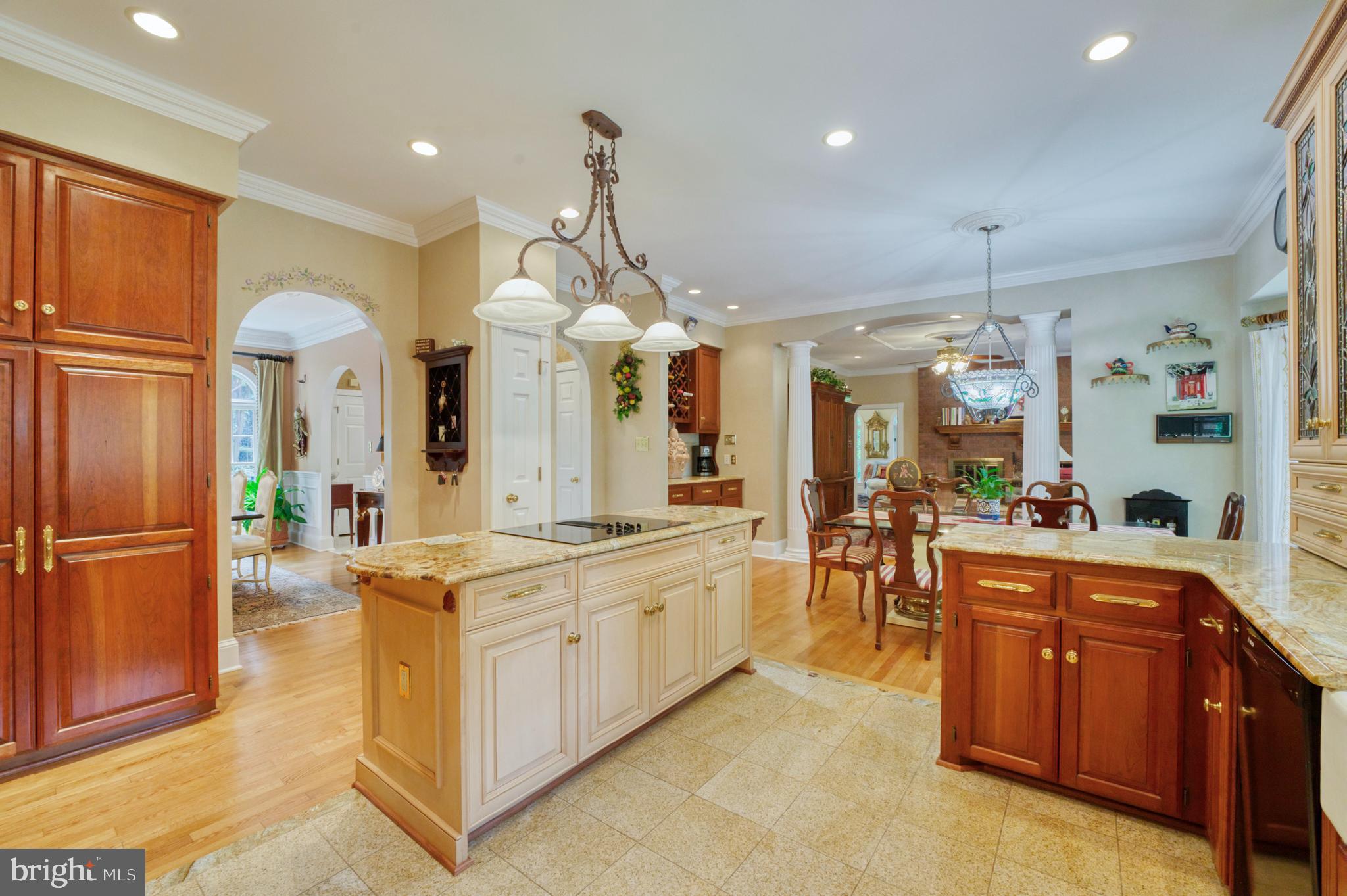 HAMPTON HILLS - Residential