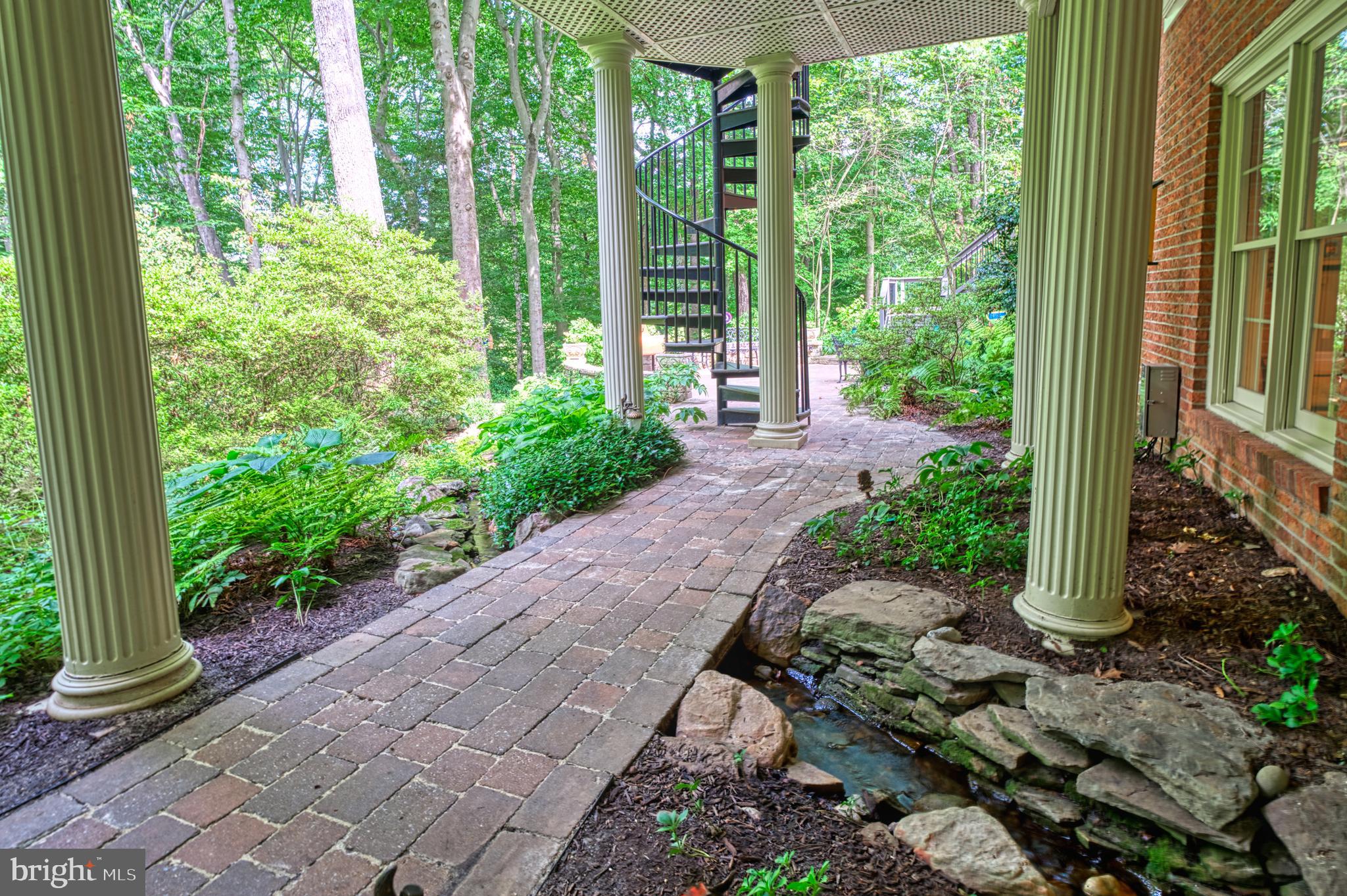 HAMPTON HILLS - Residential