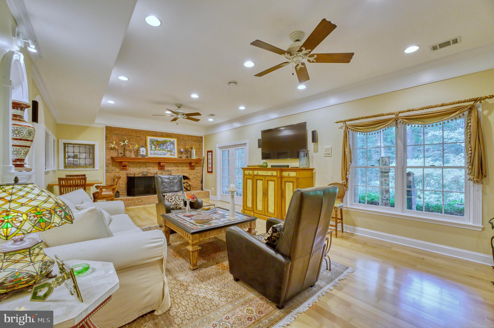 HAMPTON HILLS - Residential