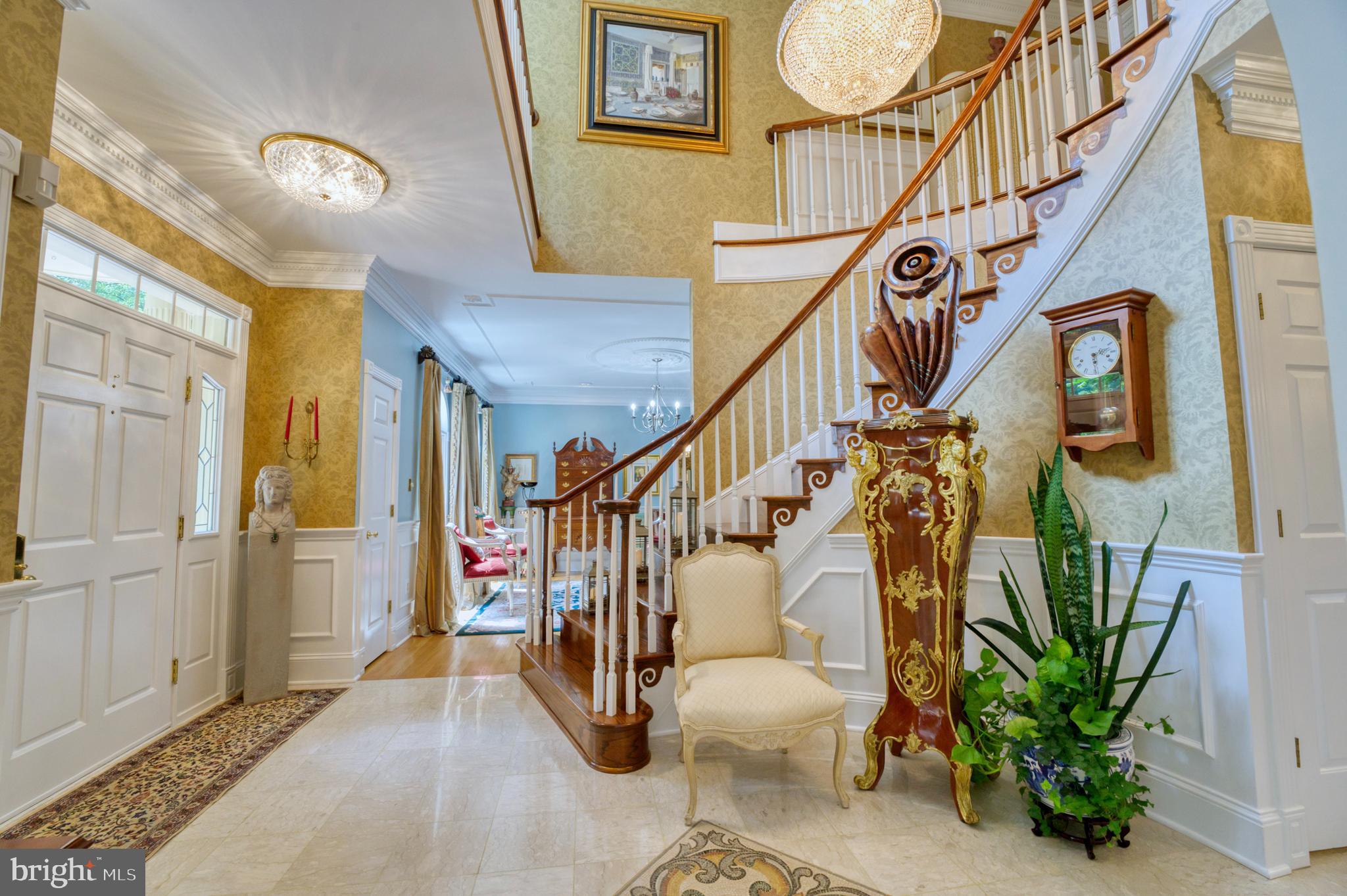 HAMPTON HILLS - Residential