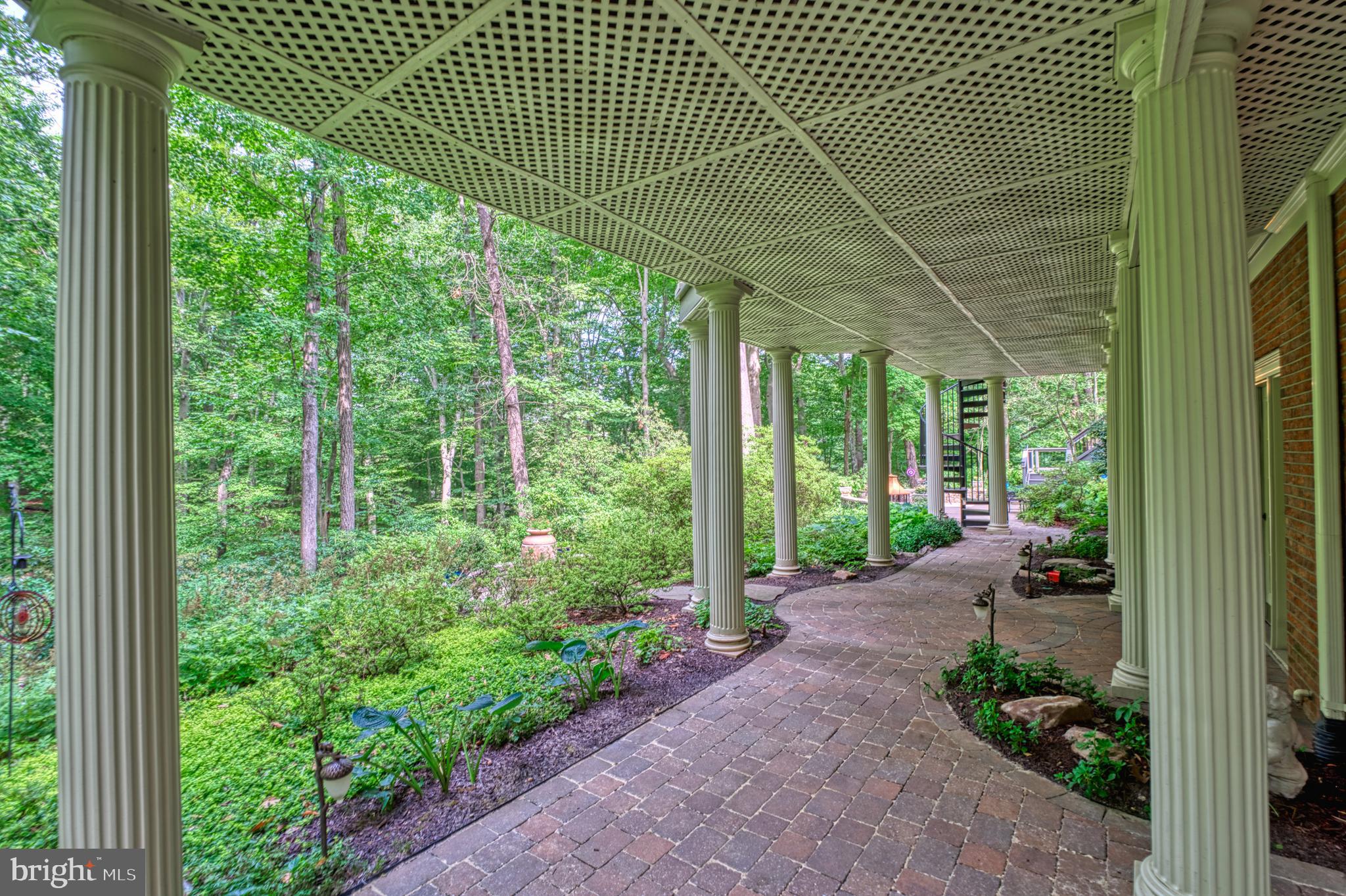 HAMPTON HILLS - Residential