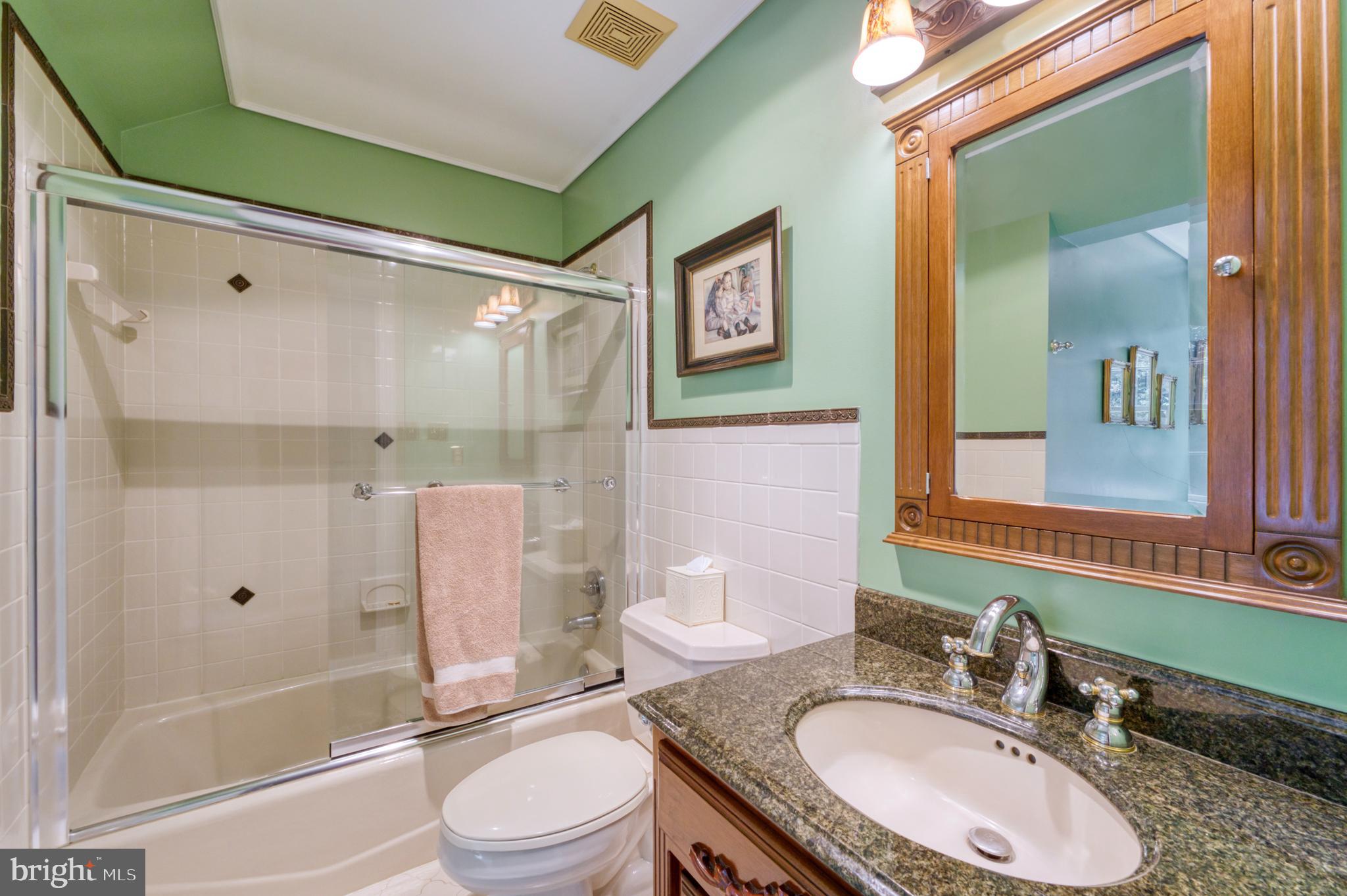 HAMPTON HILLS - Residential