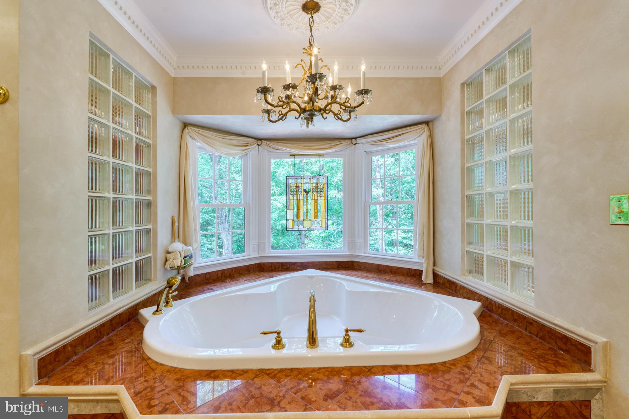 HAMPTON HILLS - Residential