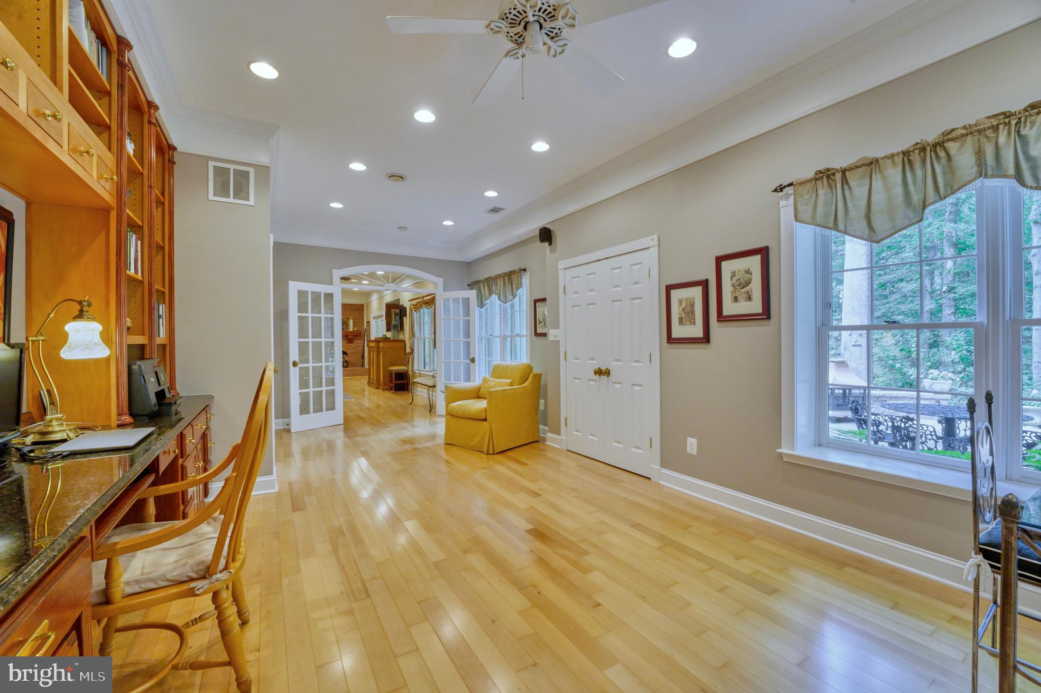 HAMPTON HILLS - Residential