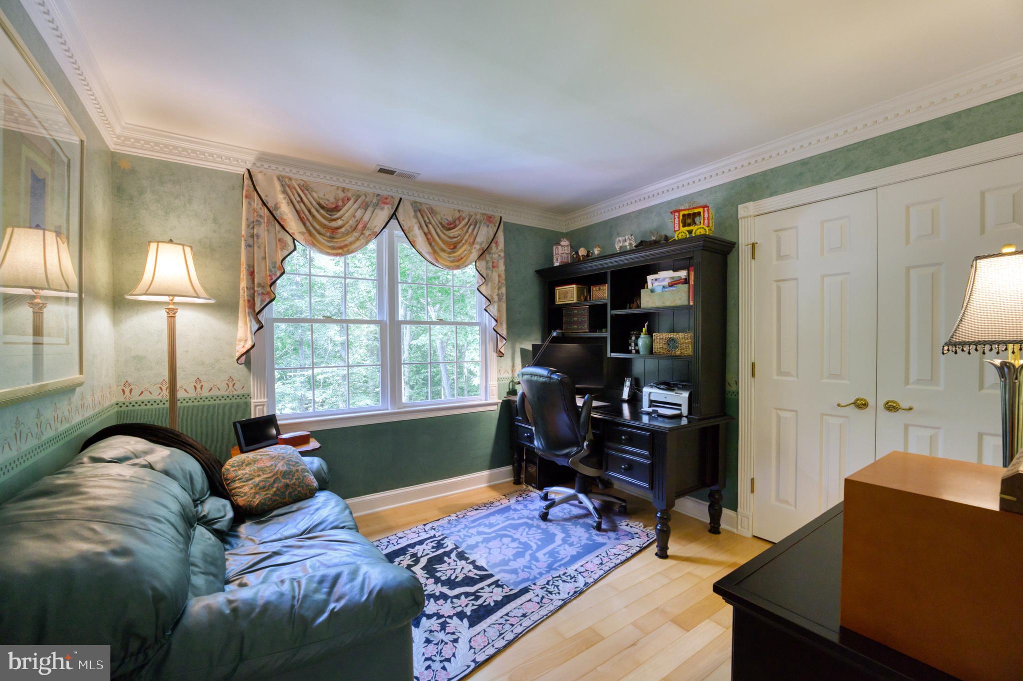 HAMPTON HILLS - Residential