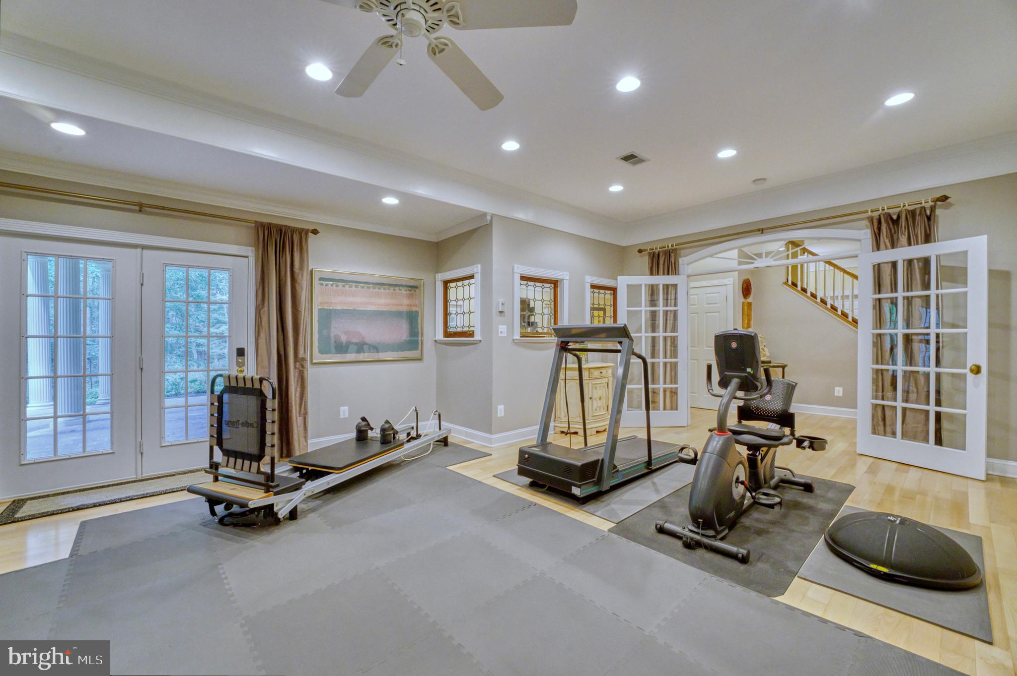 HAMPTON HILLS - Residential