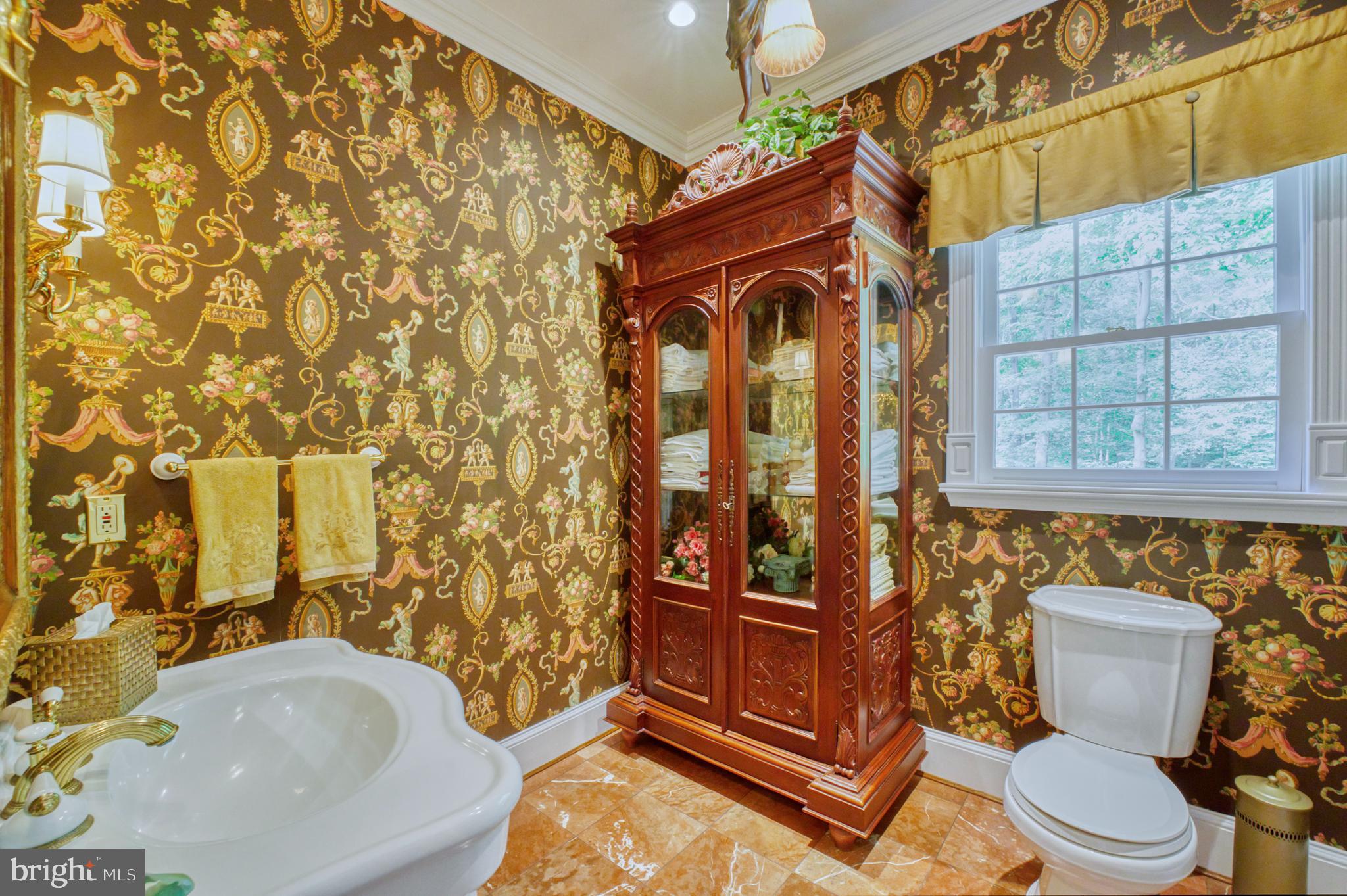 HAMPTON HILLS - Residential