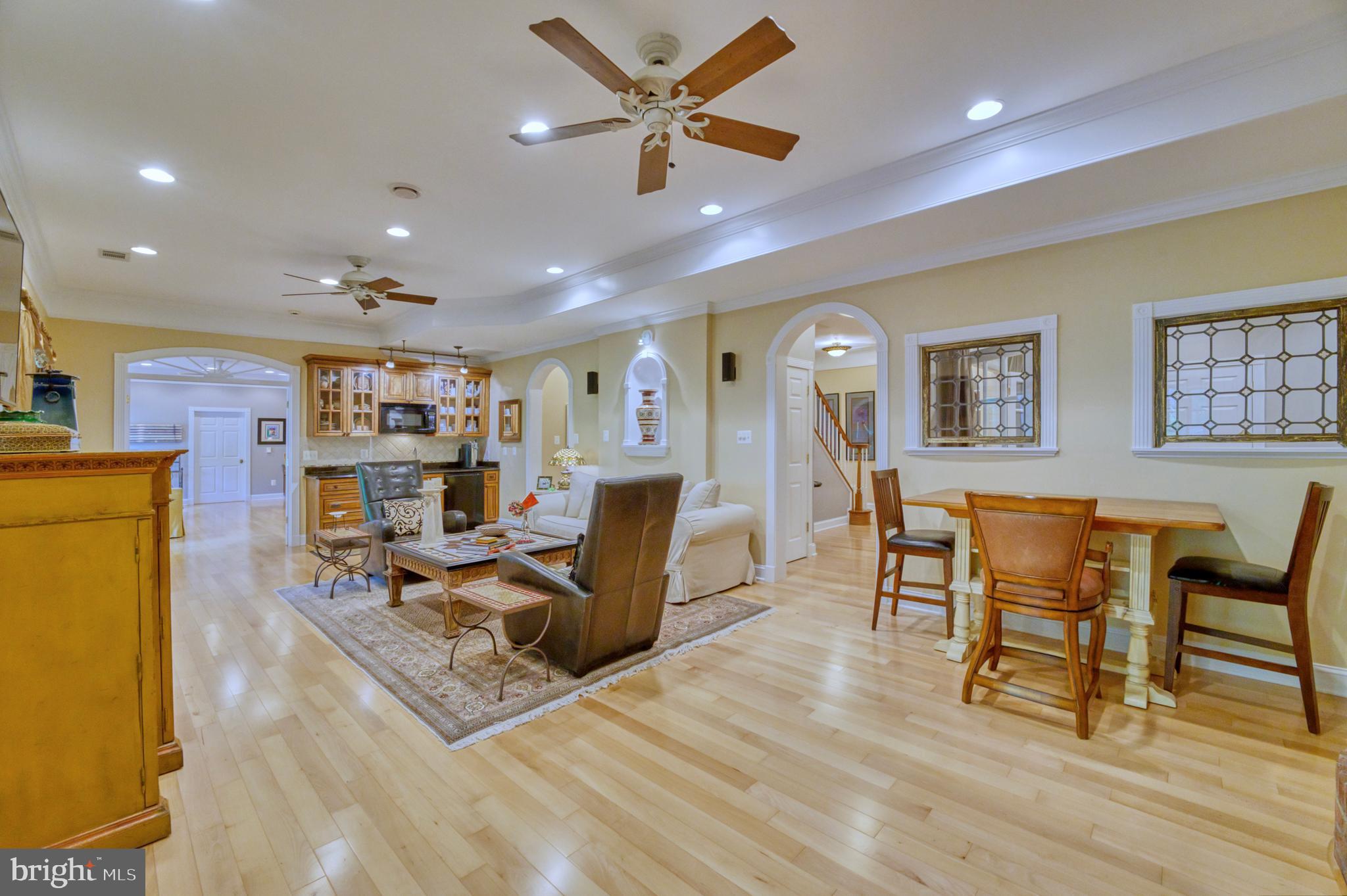 HAMPTON HILLS - Residential