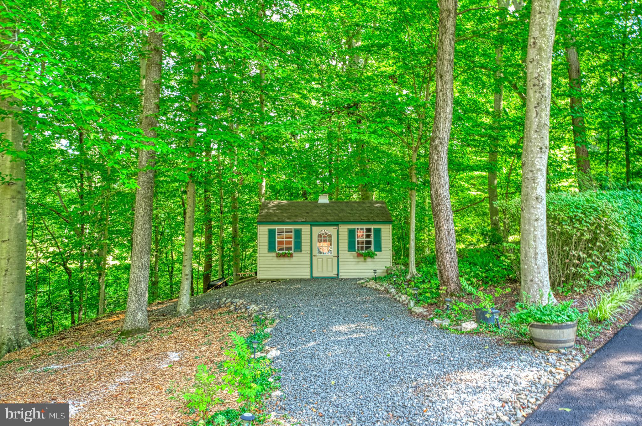 HAMPTON HILLS - Residential