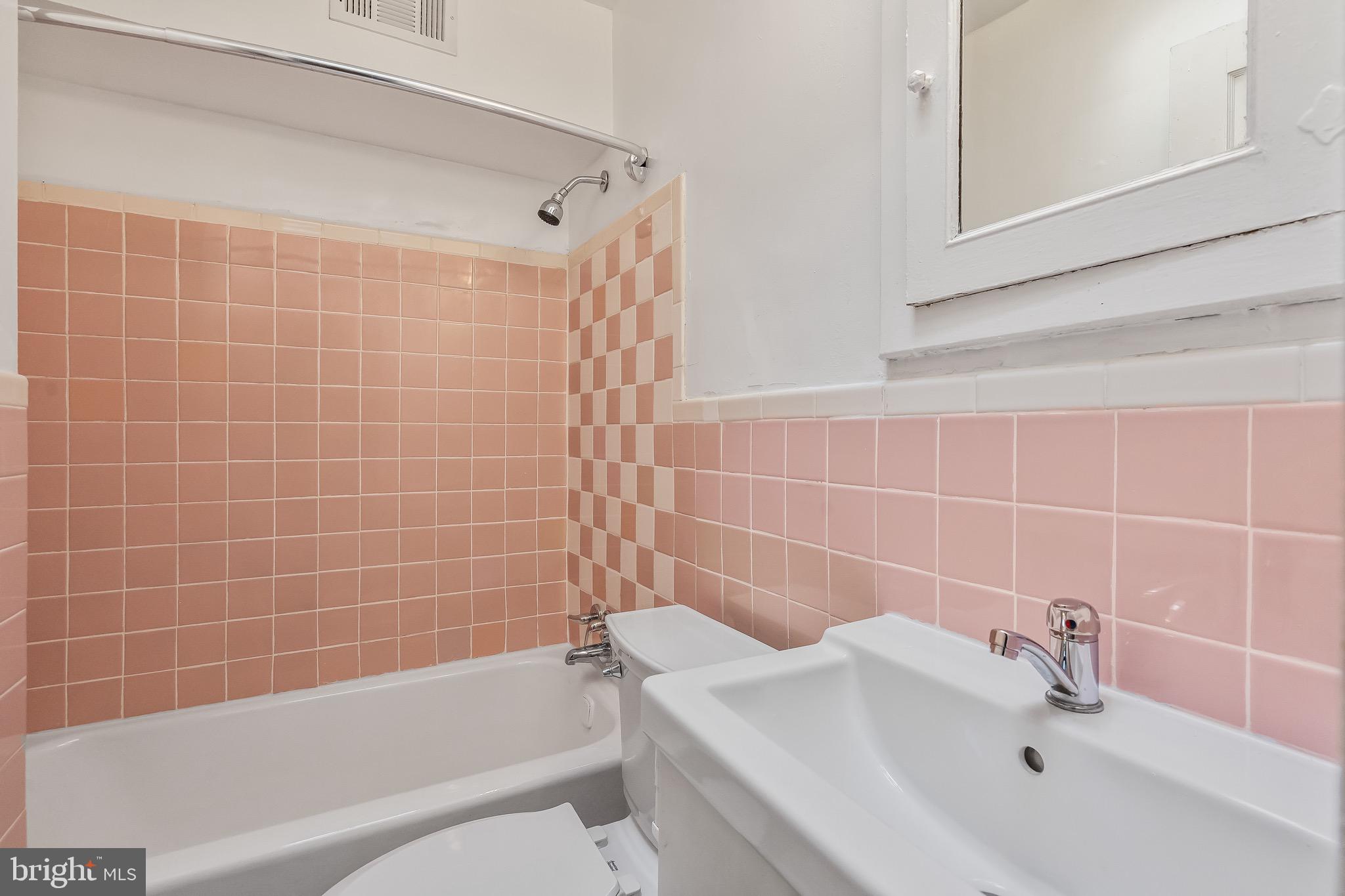 PARKER GRAY HISTORIC DISTRICT - Residential Lease