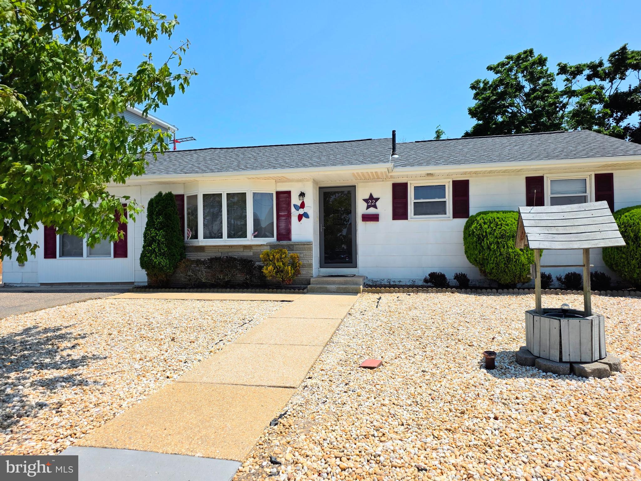 22 N FORECASTLE DRIVE