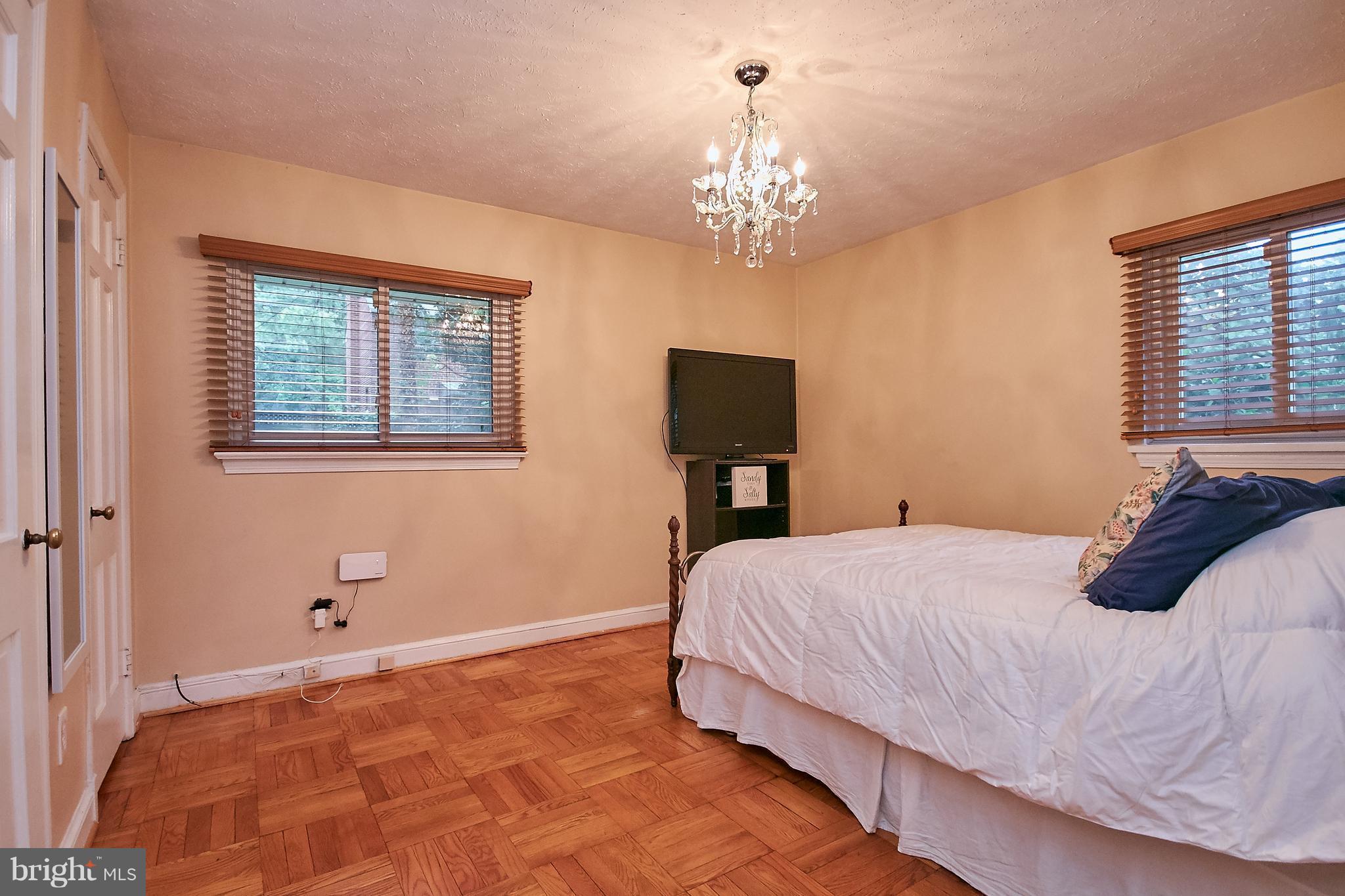 WAVERLY HILLS - Residential