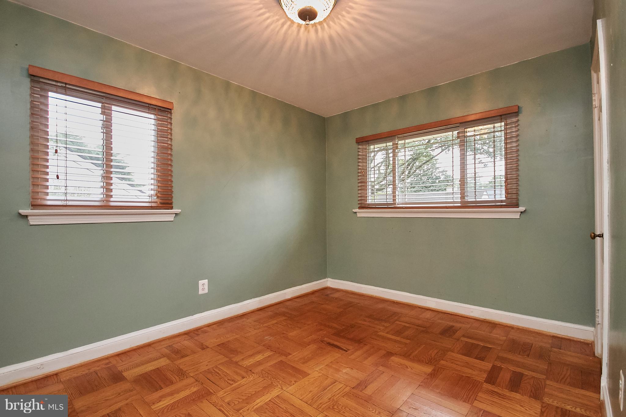 WAVERLY HILLS - Residential