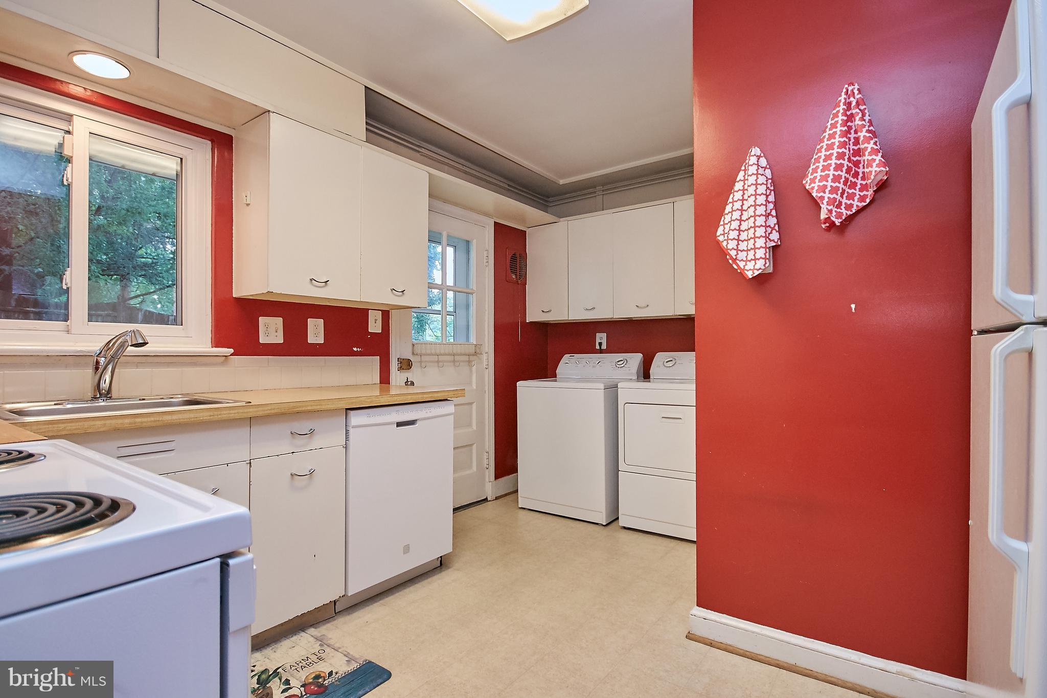 WAVERLY HILLS - Residential