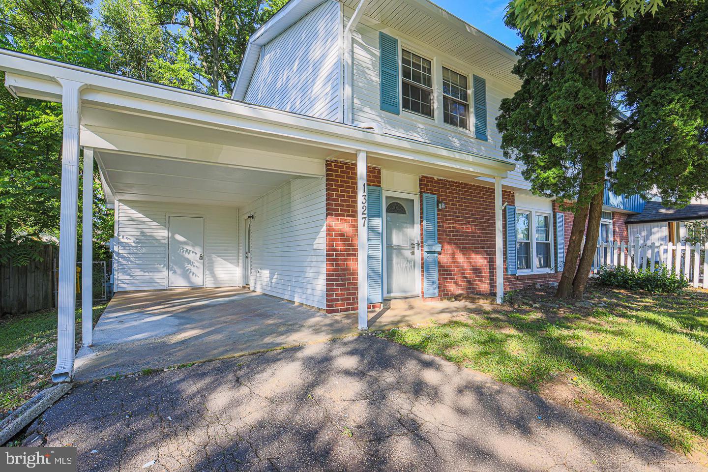 1327 FARRARA DRIVE