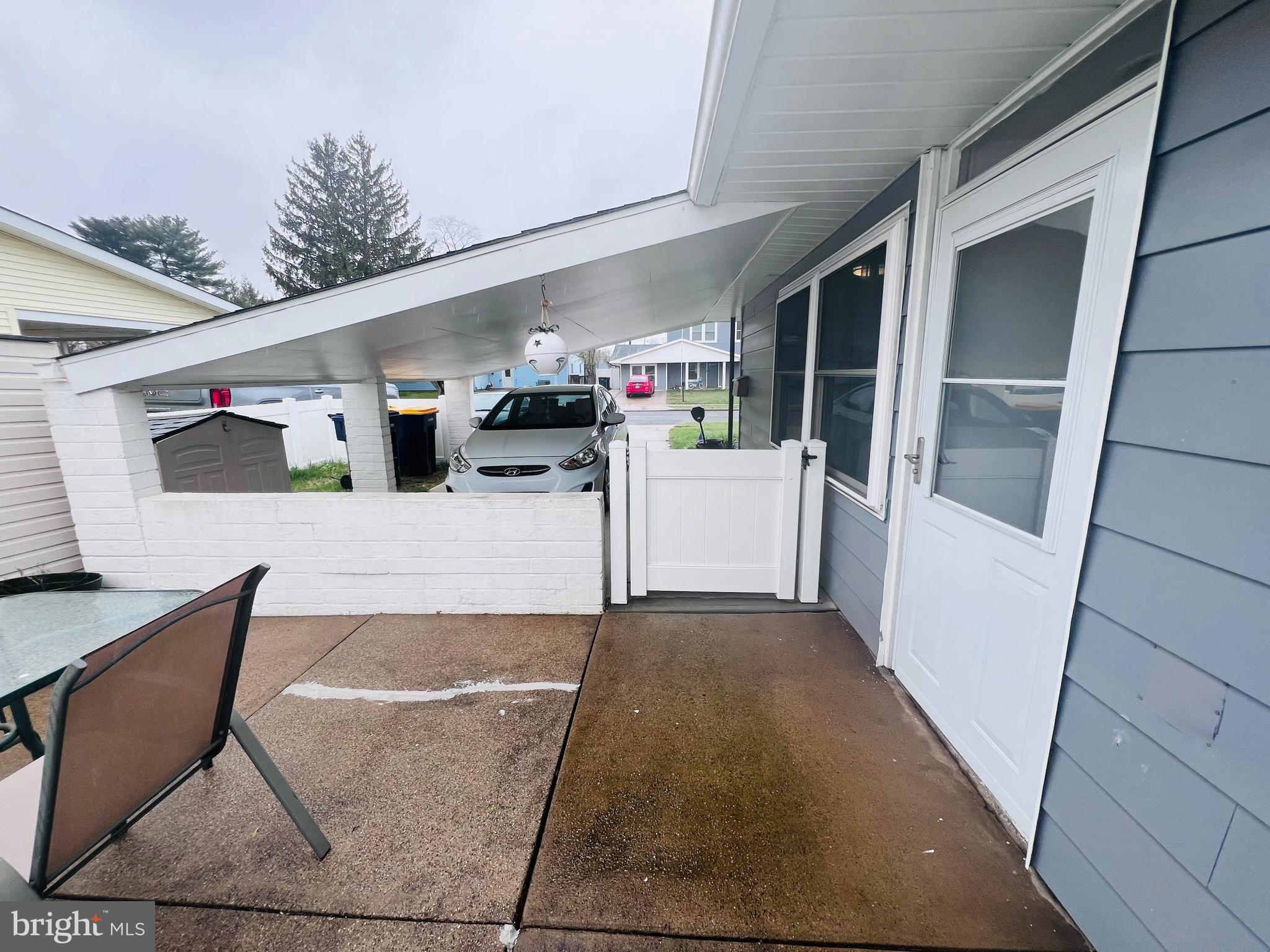 LAKESIDE - Residential Lease