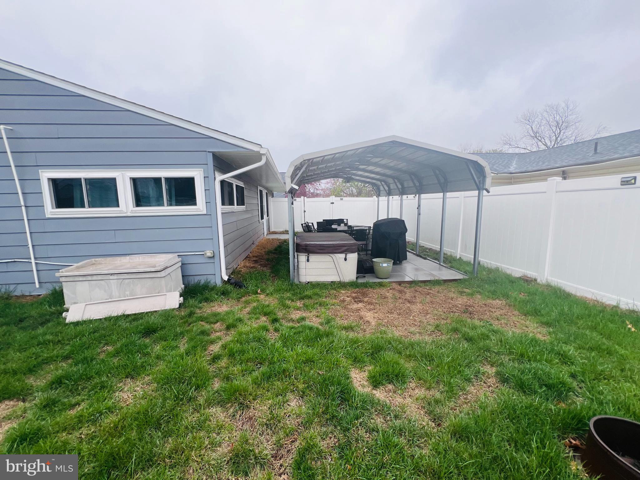 LAKESIDE - Residential Lease