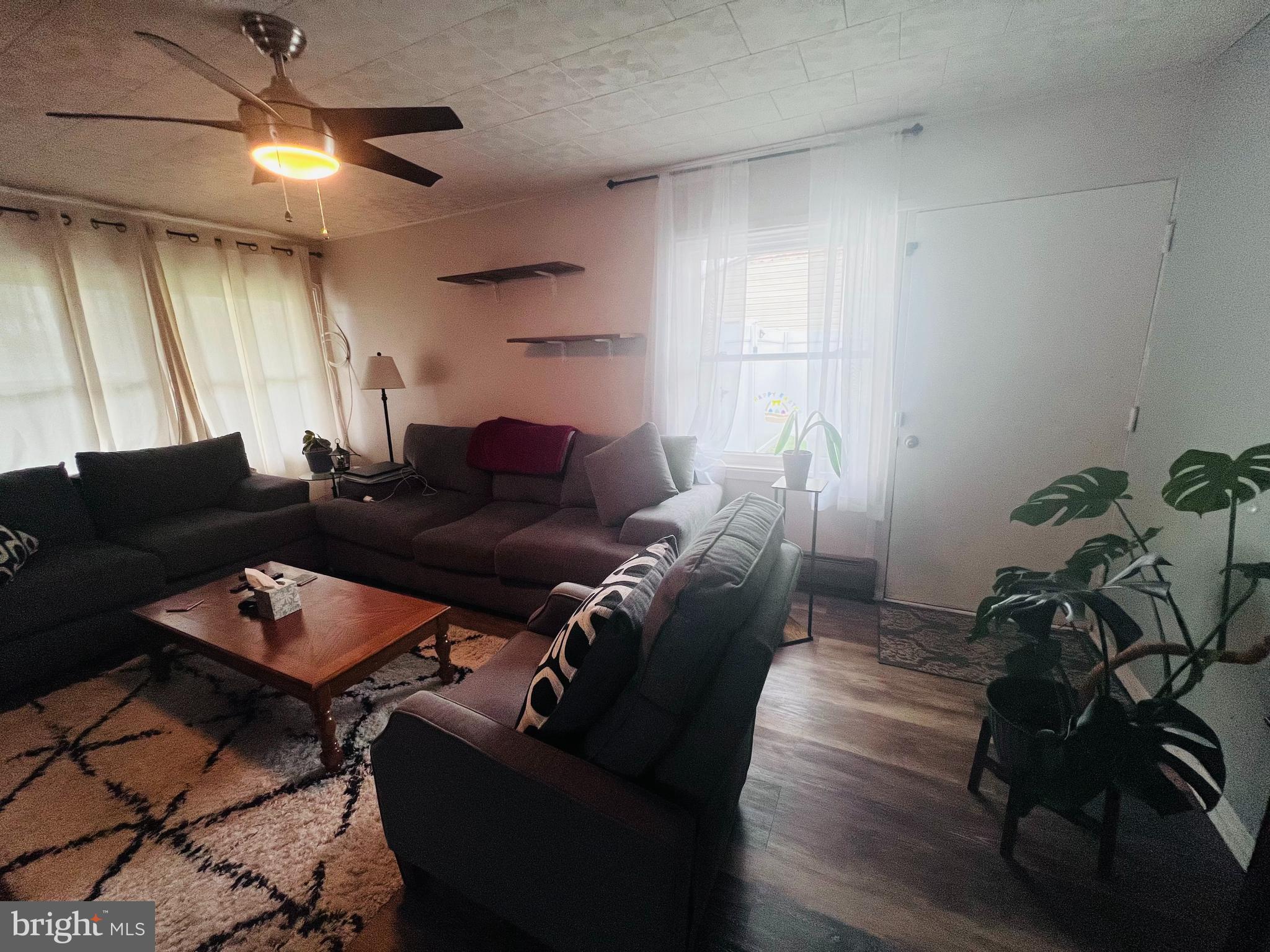 LAKESIDE - Residential Lease