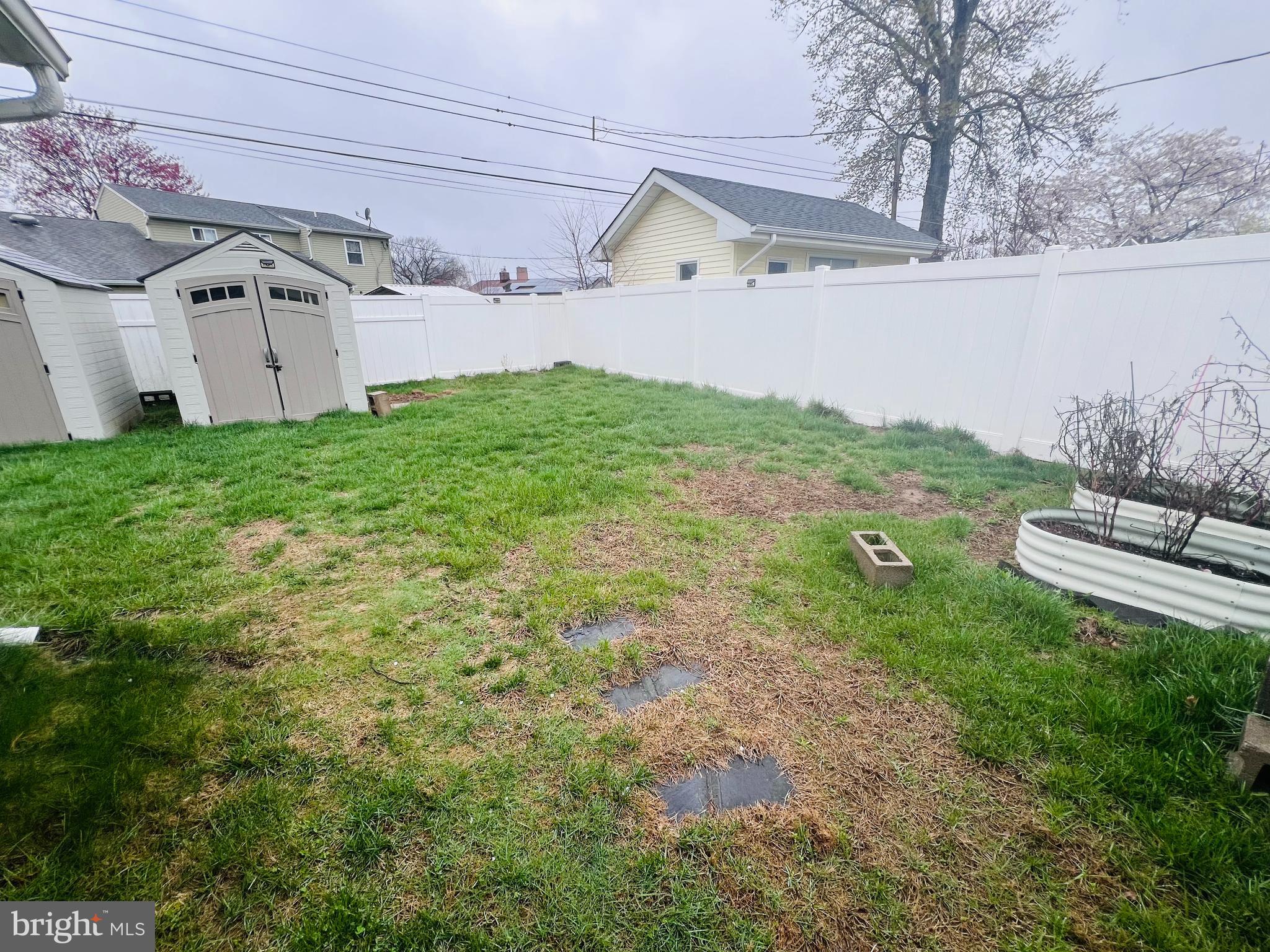 LAKESIDE - Residential Lease