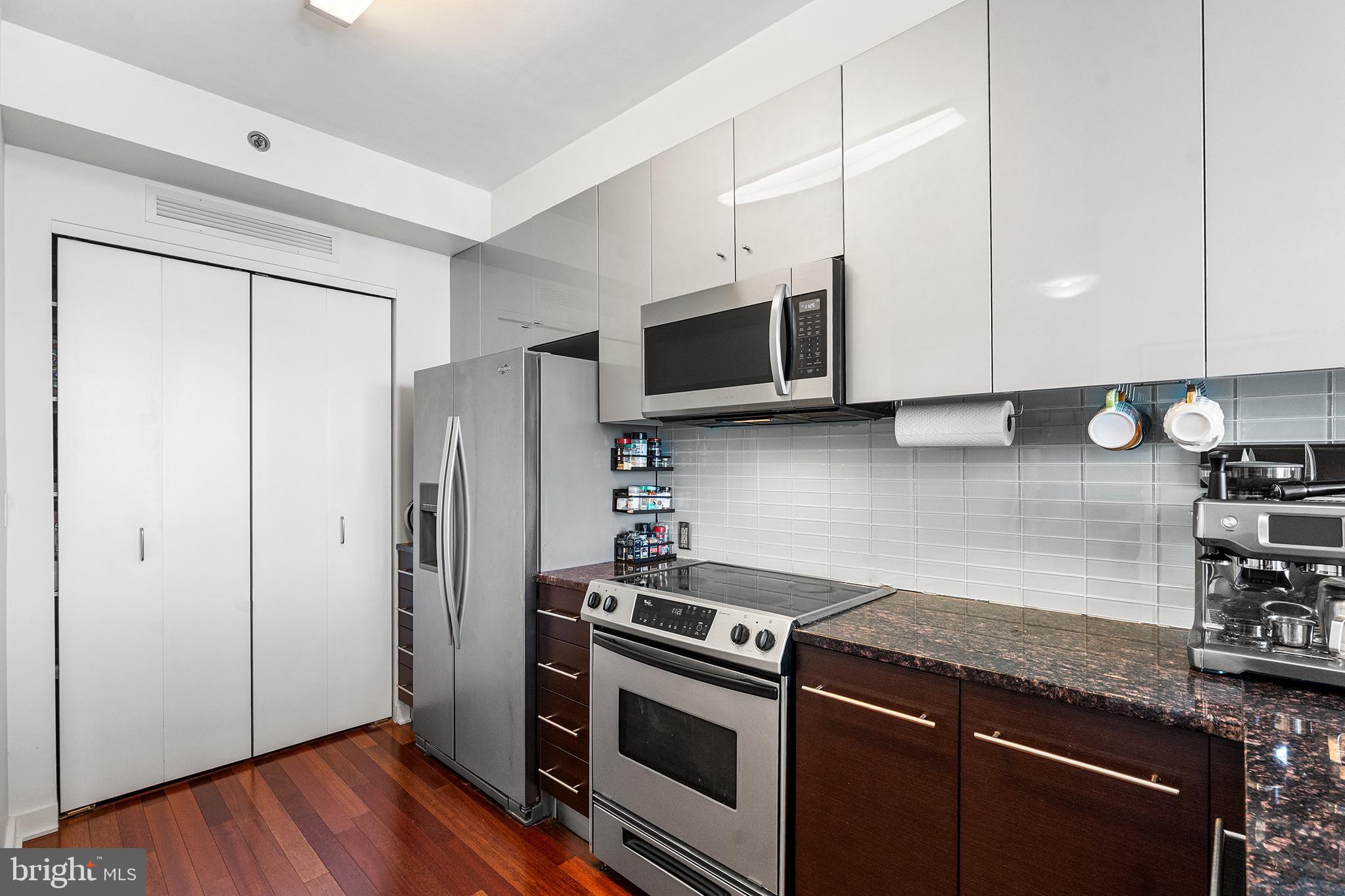 RITTENHOUSE SQUARE - Residential