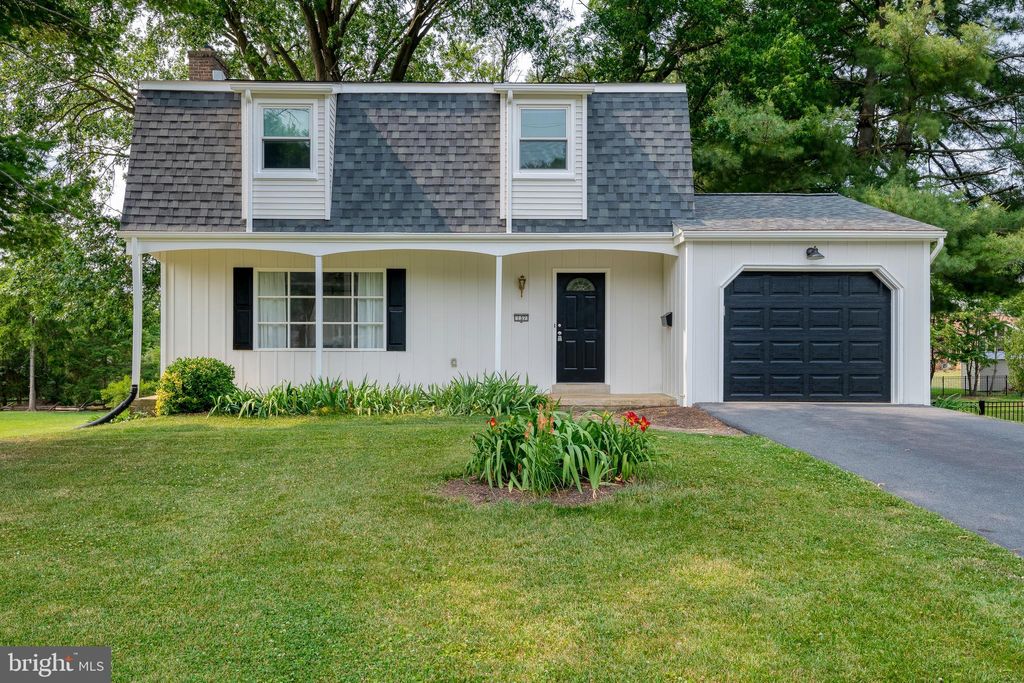 Photo of 137 VICTORIA RD, MILLERSVILLE, PA 17551 (MLS # PALA2033918)