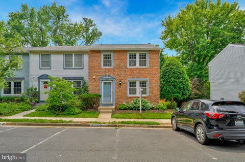 Townhouse For Sale - 2990 Paddock Wood Court<br/> OAKTON, VA 22124