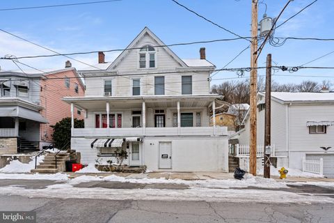 328 W ABBOTT STREET LANSFORD PA 18232