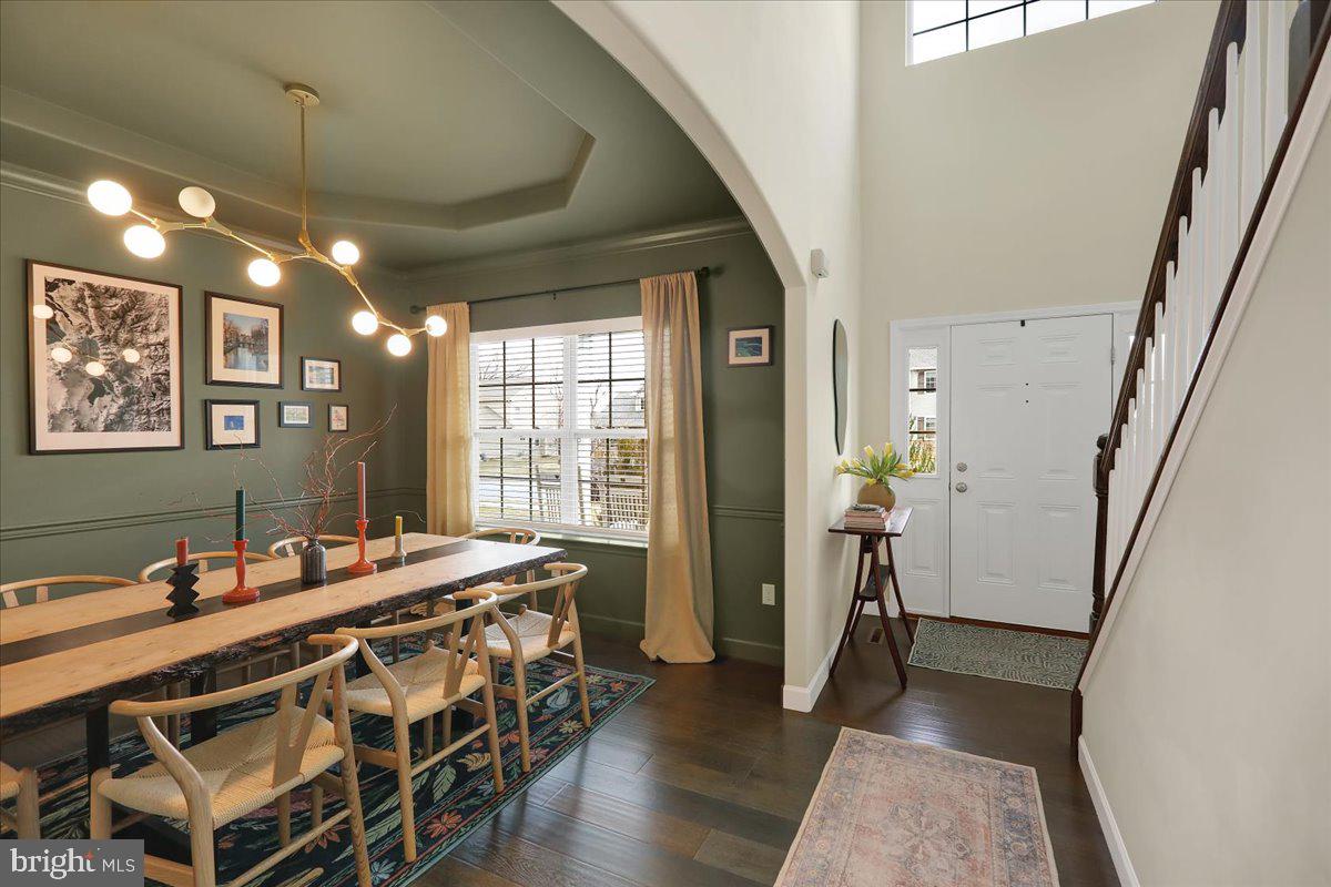 MELROSE PLACE - Residential