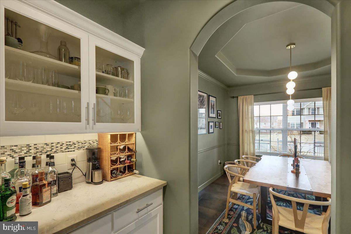 MELROSE PLACE - Residential