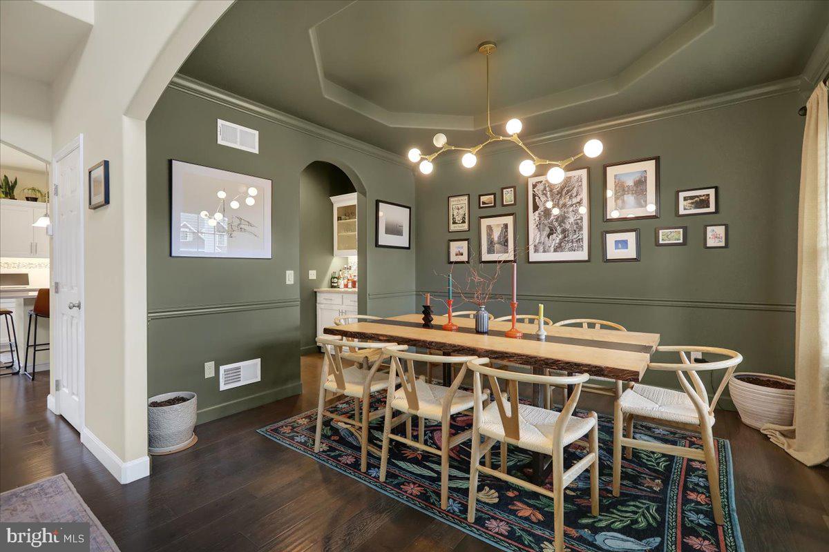 MELROSE PLACE - Residential