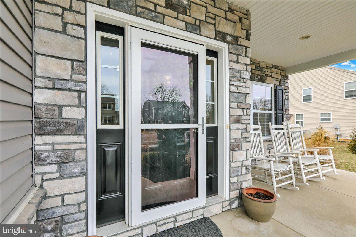 MELROSE PLACE - Residential