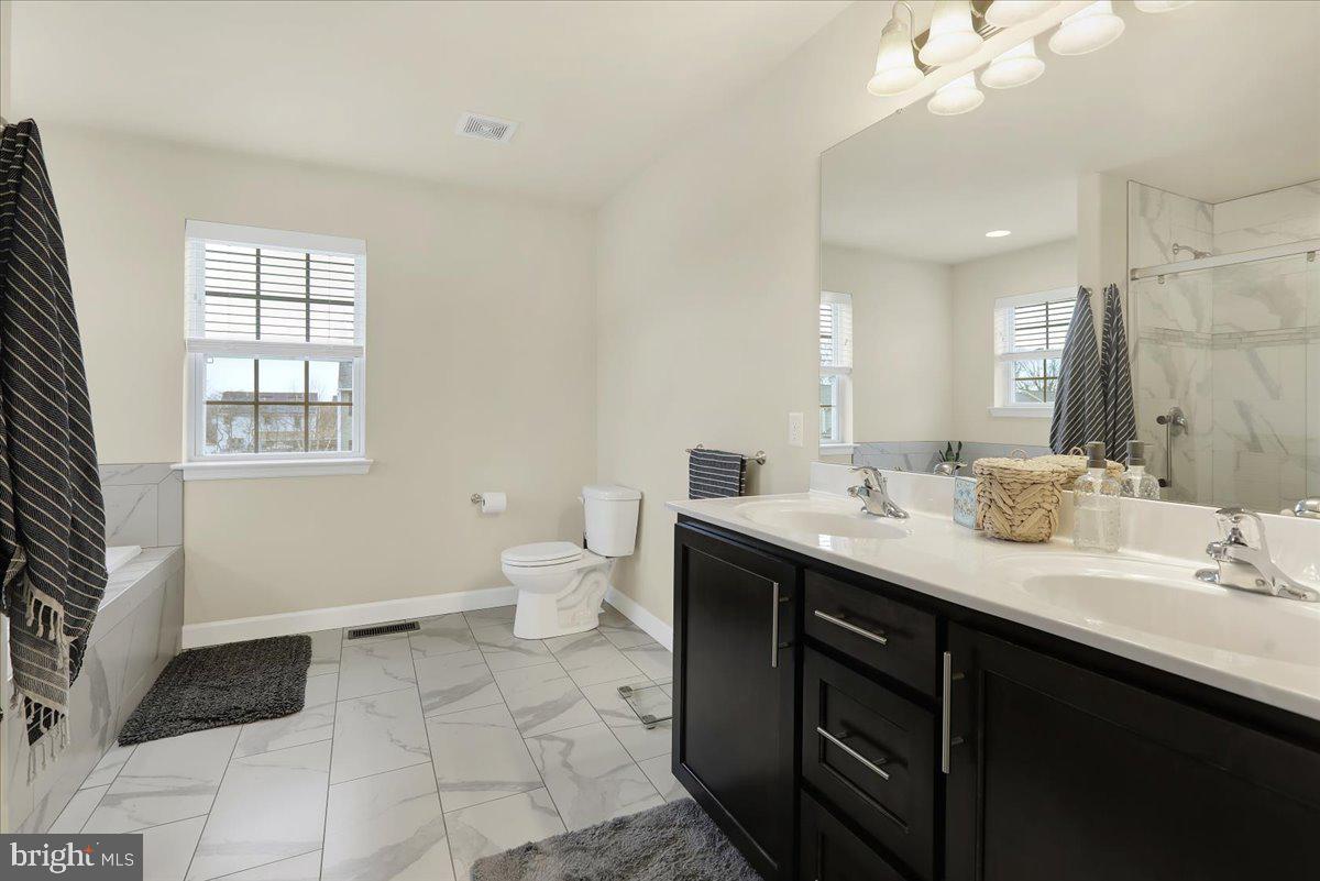 MELROSE PLACE - Residential