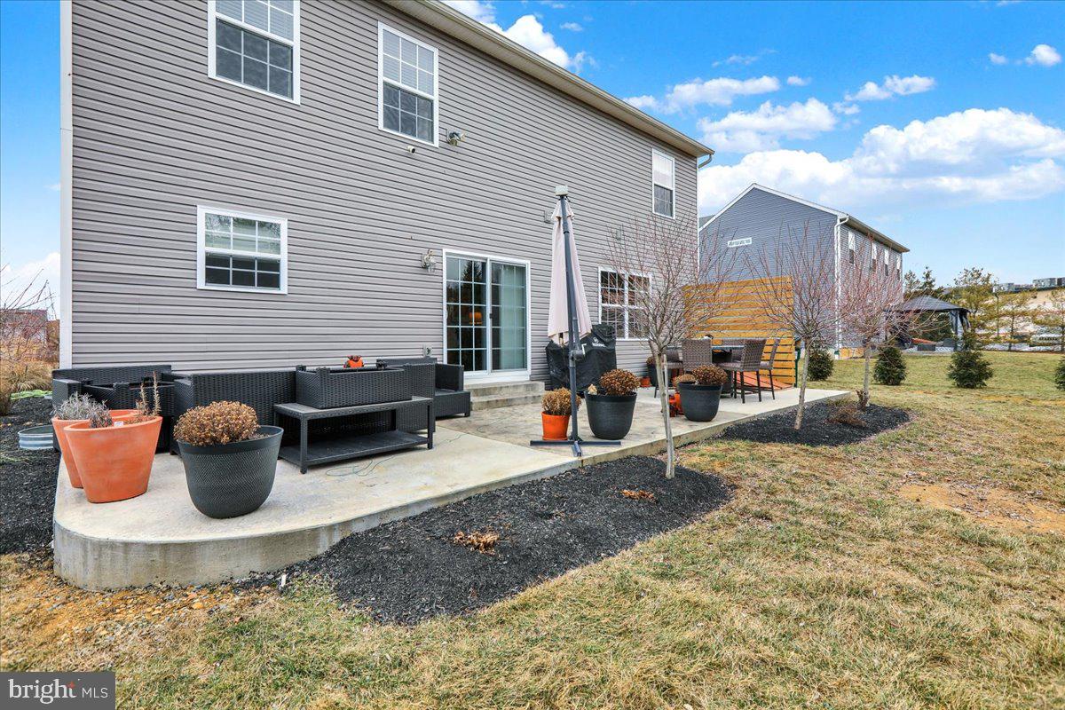 MELROSE PLACE - Residential