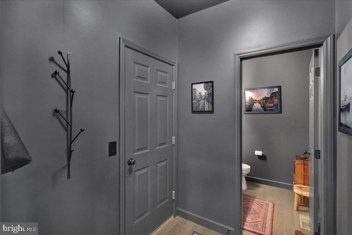 MELROSE PLACE - Residential