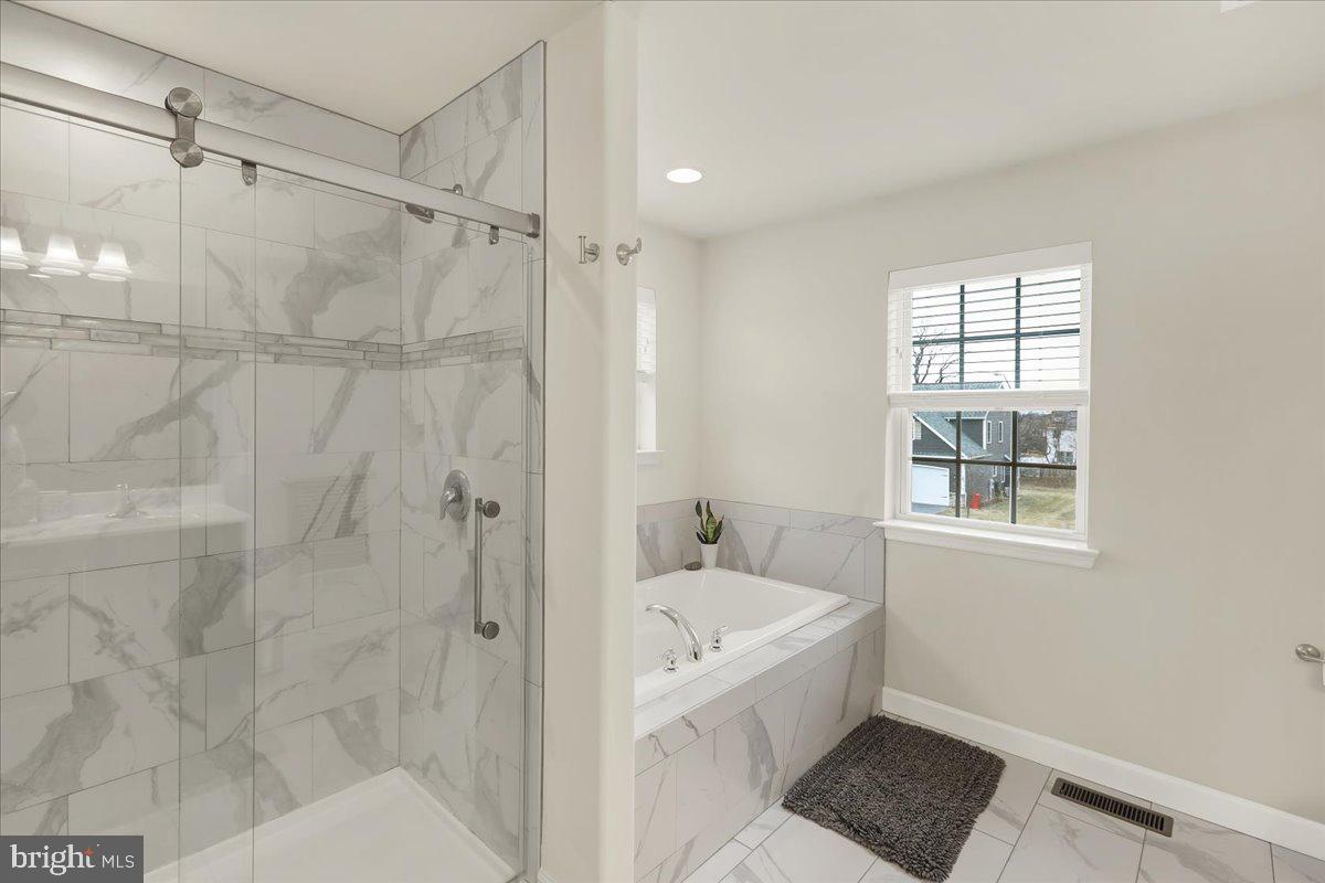 MELROSE PLACE - Residential